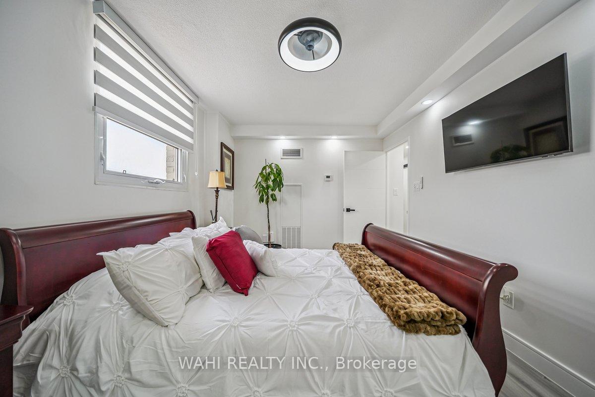 Photo 32 of Unit 1003, 299 Mill Road, Etobicoke, Markland Wood — HOMEH