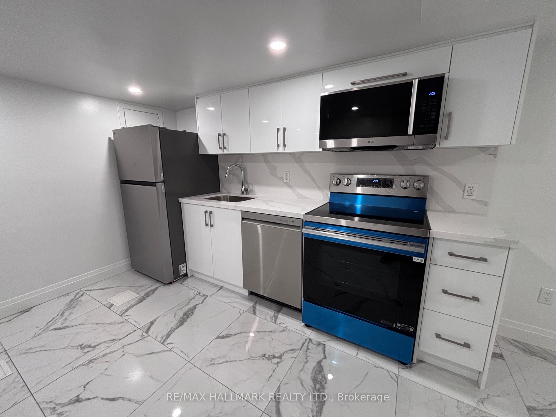 Photo 4 of Unit Lower, 27 Delaware Avenue, Toronto, Palmerston-Little Italy — HOMEH