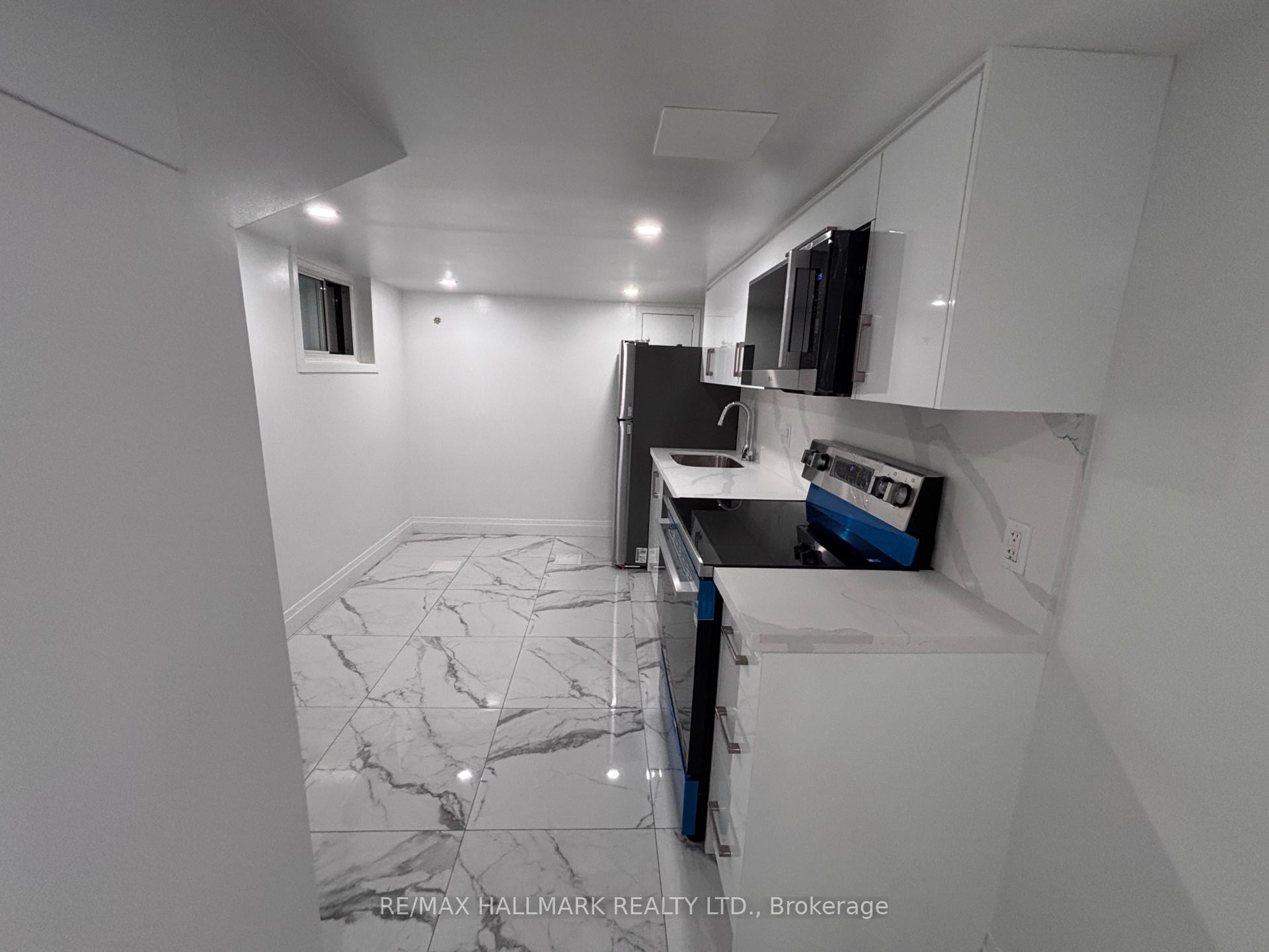 Photo 6 of Unit Lower, 27 Delaware Avenue, Toronto, Palmerston-Little Italy — HOMEH