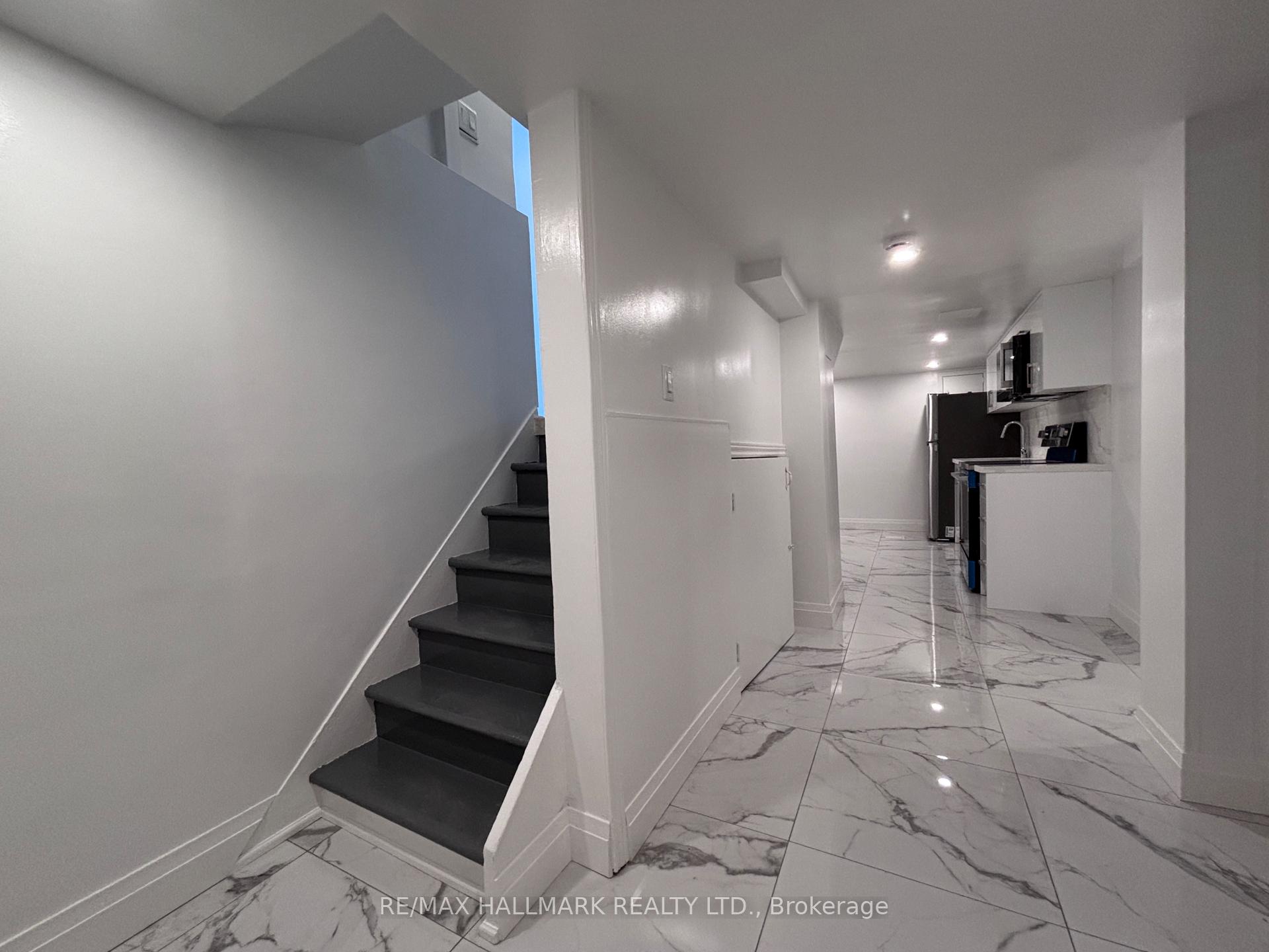 Photo 10 of Unit Lower, 27 Delaware Avenue, Toronto, Palmerston-Little Italy — HOMEH