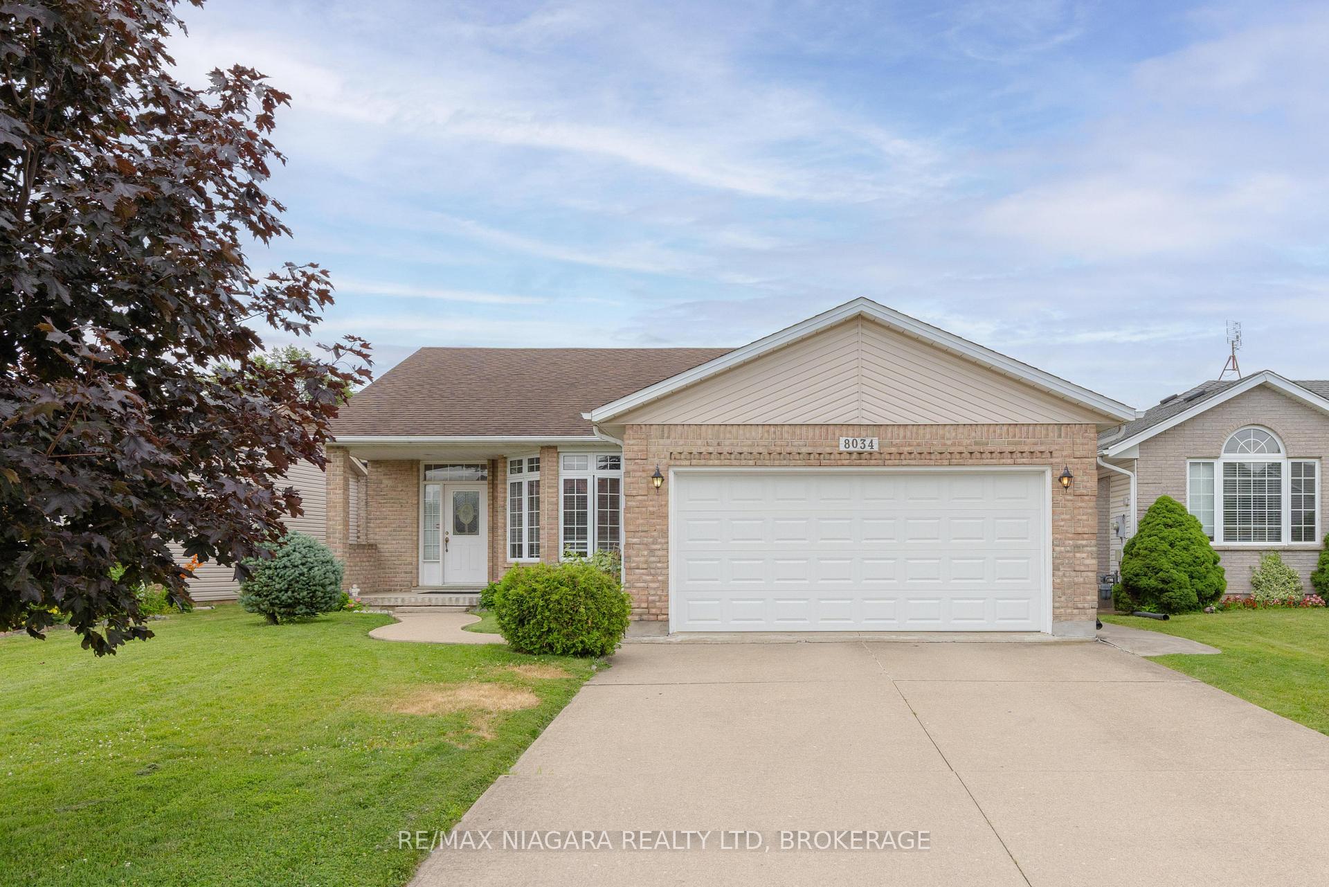 Photo 1 of 8034 Pinellas Park Drive, Niagara Falls, Ascot — HOMEH