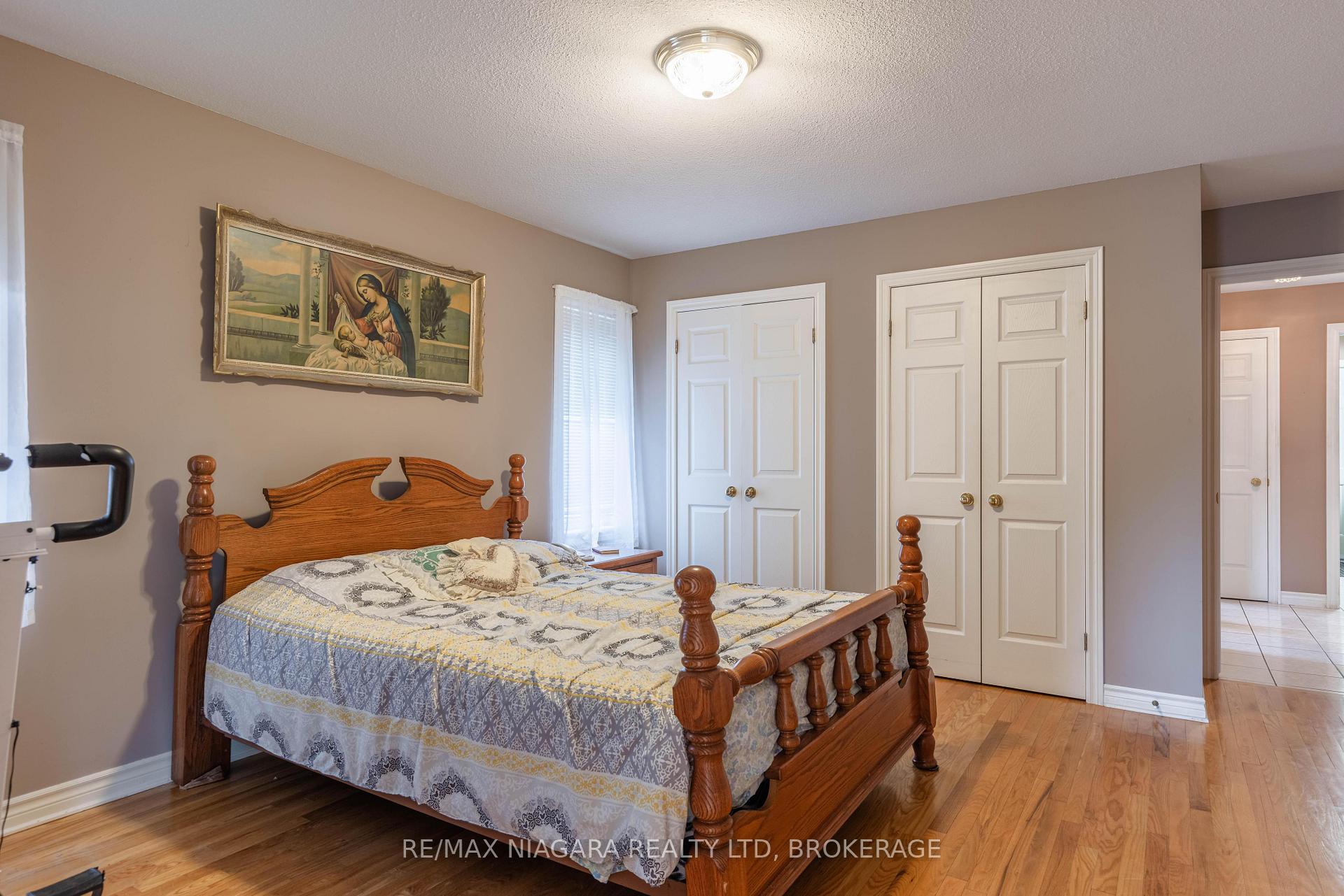 Photo 18 of 8034 Pinellas Park Drive, Niagara Falls, Ascot — HOMEH