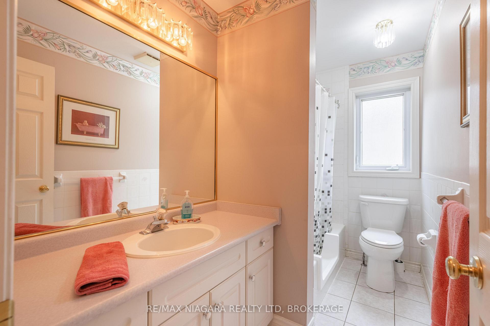 Photo 20 of 8034 Pinellas Park Drive, Niagara Falls, Ascot — HOMEH