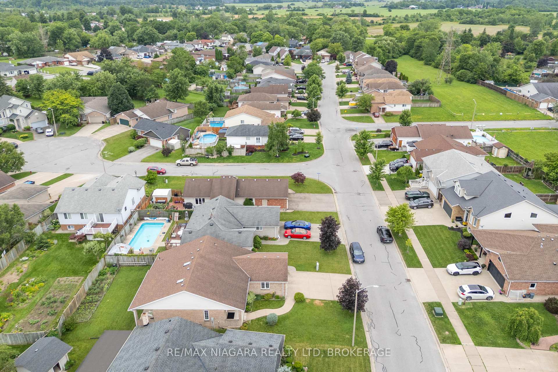 Photo 30 of 8034 Pinellas Park Drive, Niagara Falls, Ascot — HOMEH