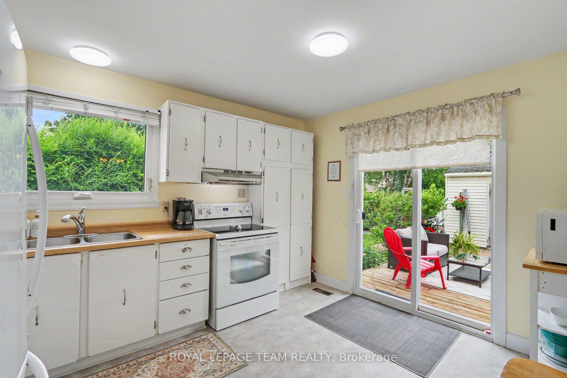 Photo 10 of 95 Seabrooke Drive, Ottawa, Kanata - Glencairn/Hazeldean — HOMEH
