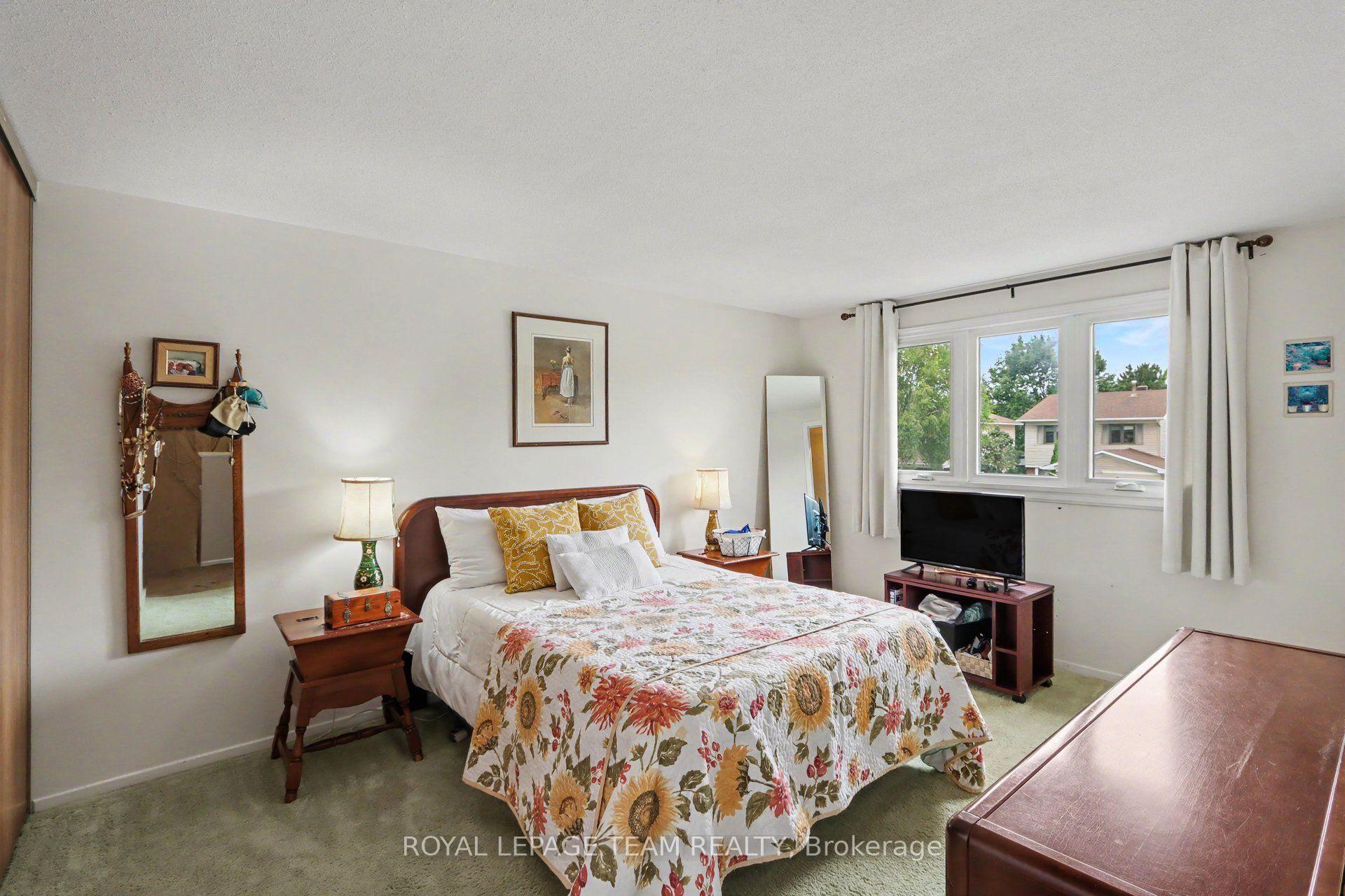 Photo 12 of 95 Seabrooke Drive, Ottawa, Kanata - Glencairn/Hazeldean — HOMEH