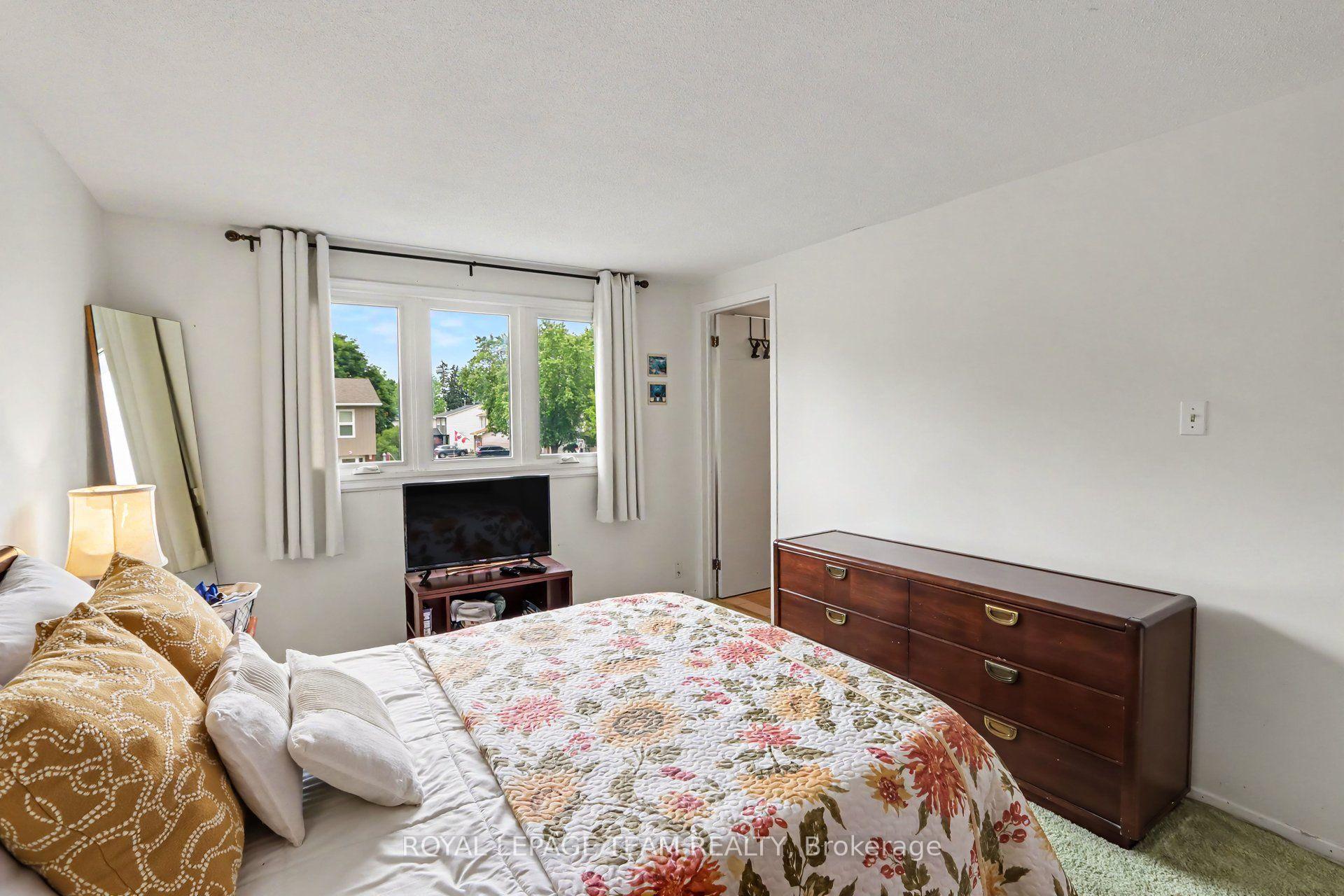 Photo 13 of 95 Seabrooke Drive, Ottawa, Kanata - Glencairn/Hazeldean — HOMEH