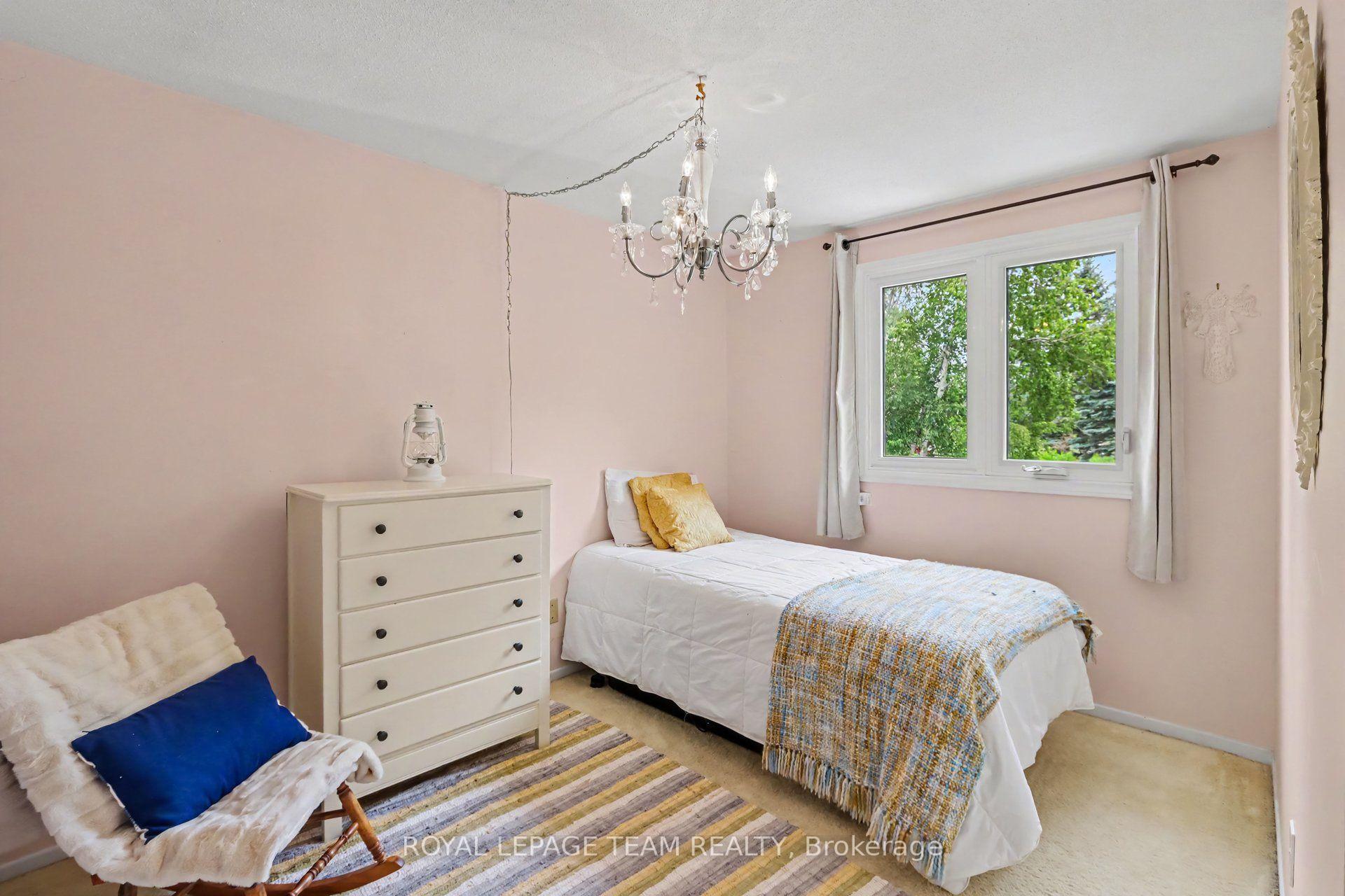 Photo 17 of 95 Seabrooke Drive, Ottawa, Kanata - Glencairn/Hazeldean — HOMEH