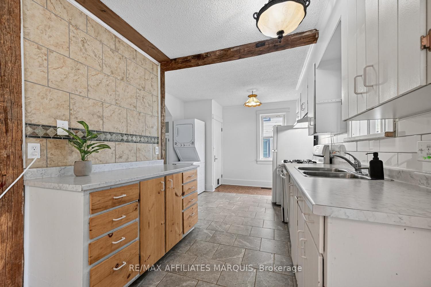 Photo 10 of 53 Smiths Falls Avenue, Smiths Falls, Smiths Falls — HOMEH