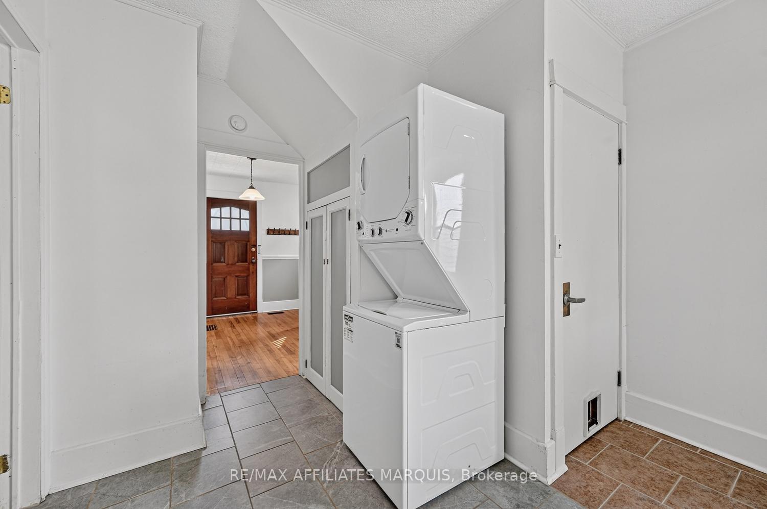 Photo 15 of 53 Smiths Falls Avenue, Smiths Falls, Smiths Falls — HOMEH