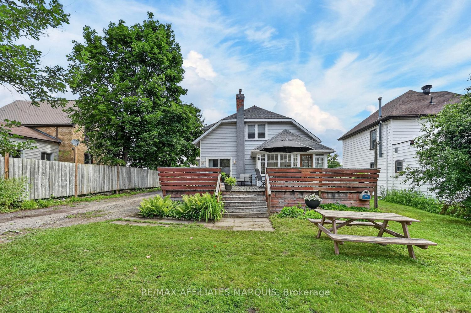 Photo 28 of 53 Smiths Falls Avenue, Smiths Falls, Smiths Falls — HOMEH
