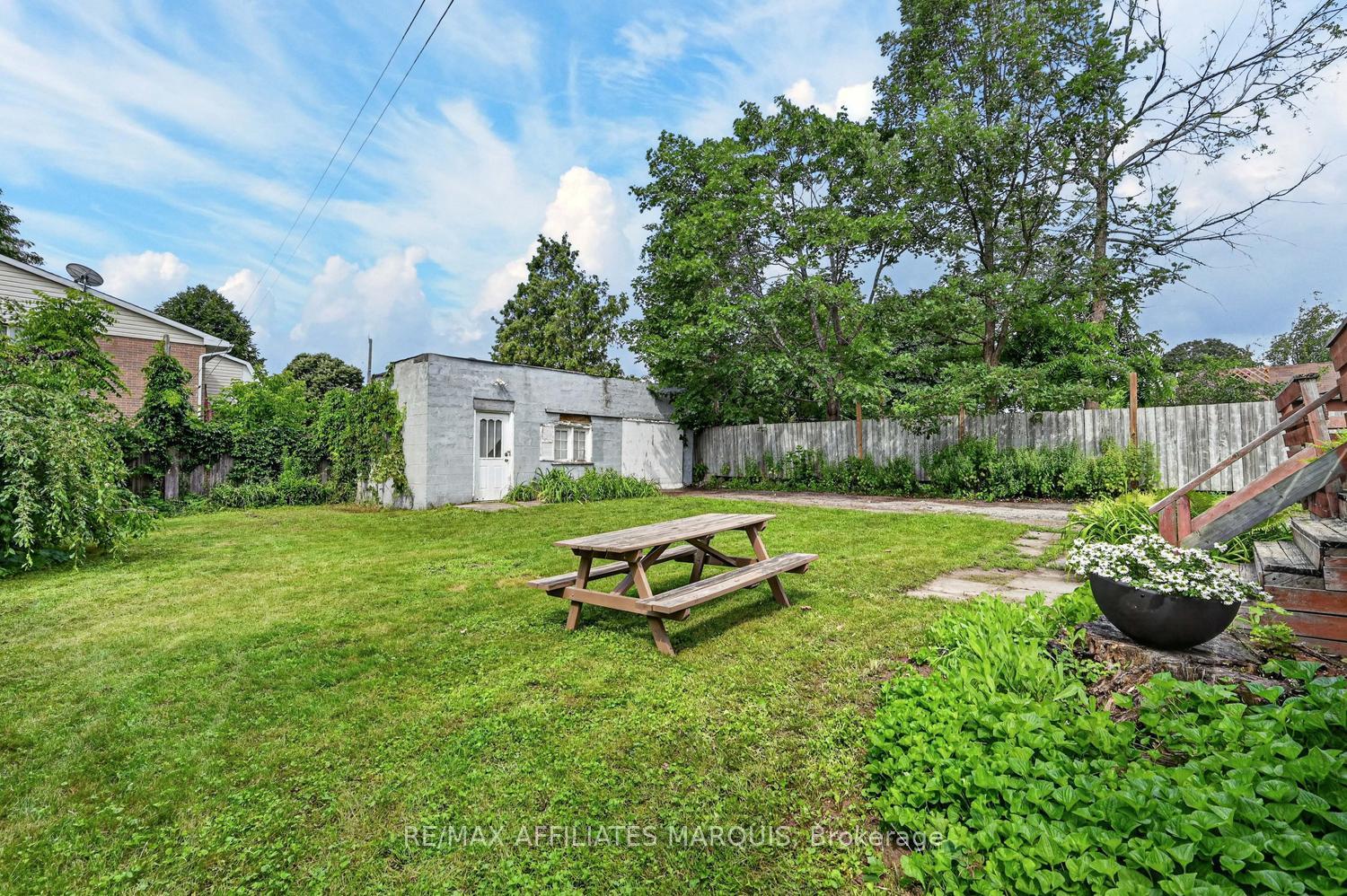 Photo 31 of 53 Smiths Falls Avenue, Smiths Falls, Smiths Falls — HOMEH