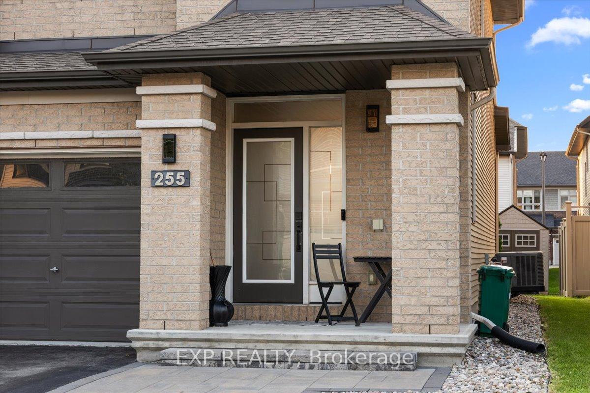 Photo 2 of 255 Shinleaf Crescent, Ottawa, Mer Bleue/Bradley Estates/Anderson Park — HOMEH