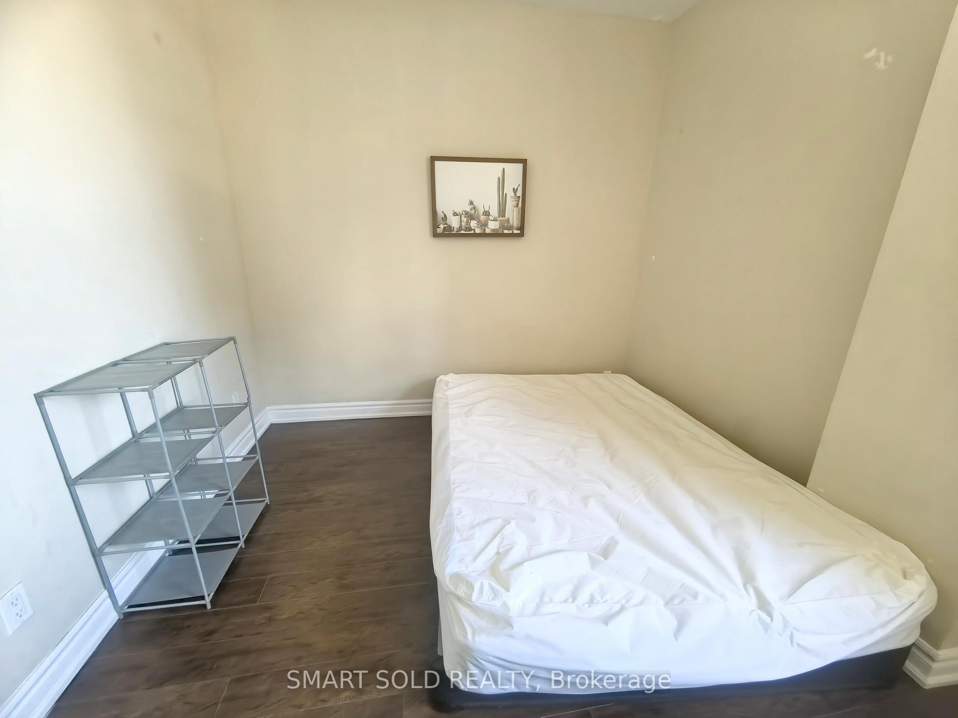 Photo 4 of Upper 437 Bathurst Street, Toronto, Kensington-Chinatown — HOMEH