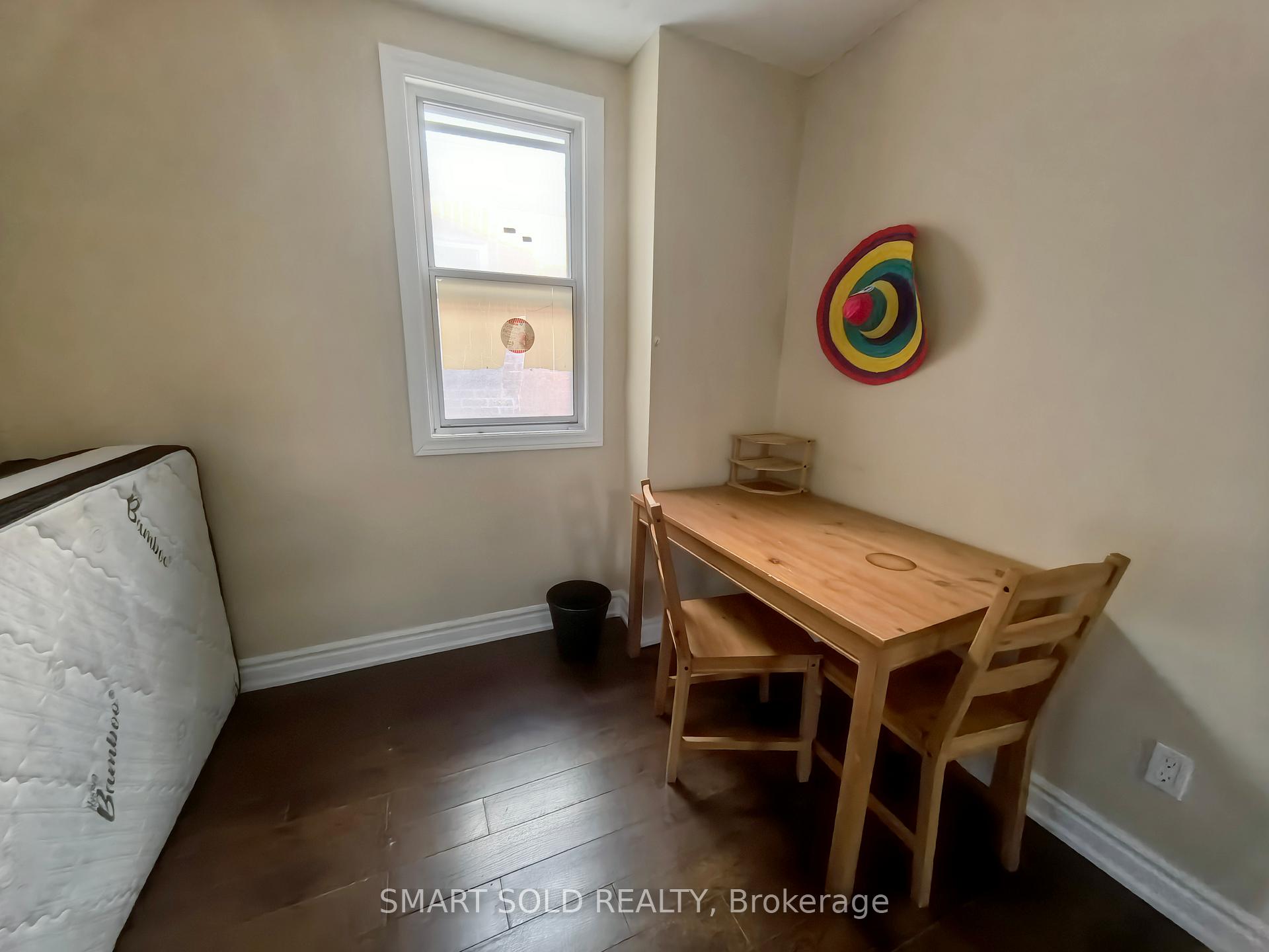 Photo 6 of Upper 437 Bathurst Street, Toronto, Kensington-Chinatown — HOMEH