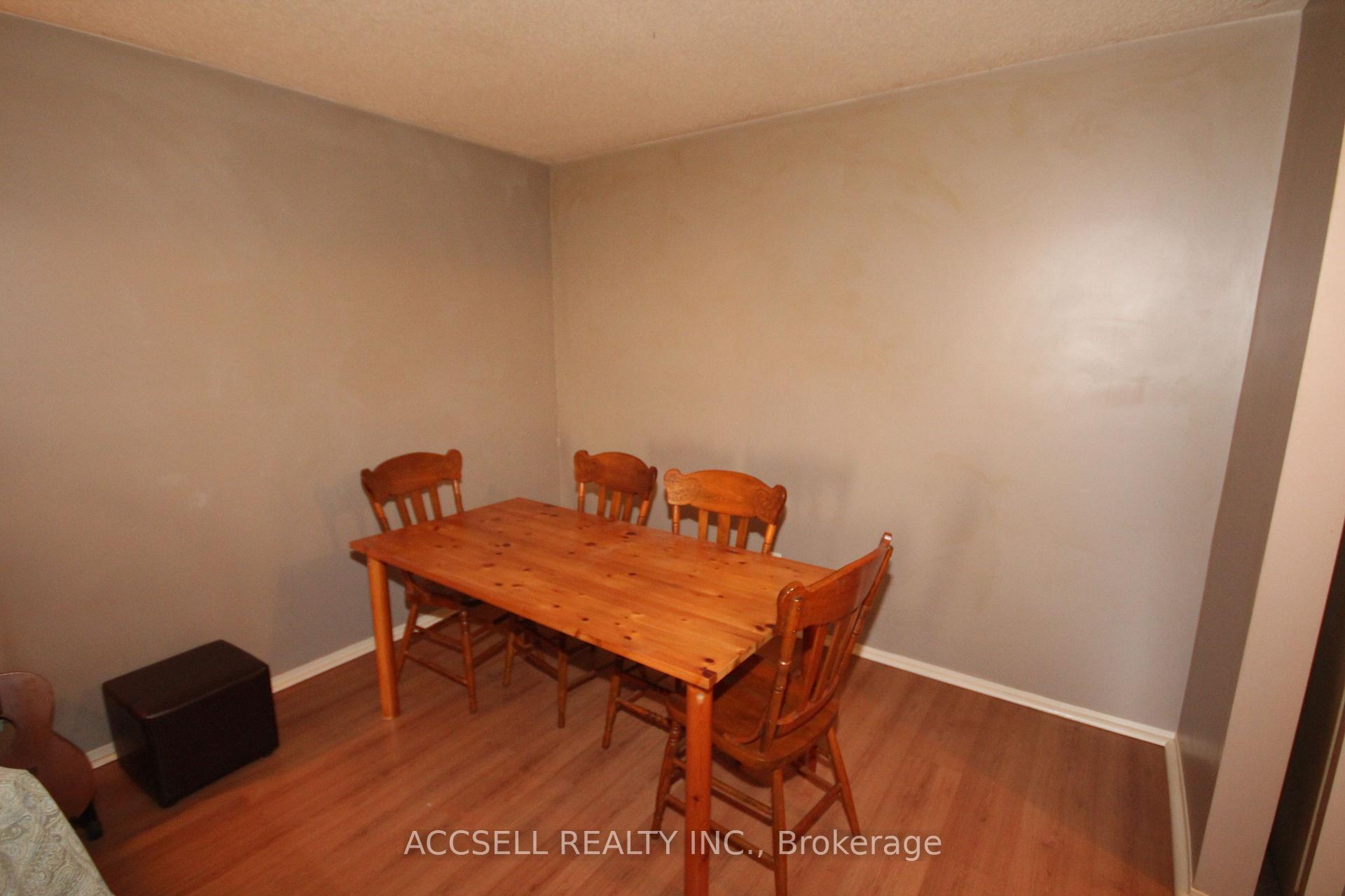 Photo 2 of Unit 111, 731 Deveron Crescent, London, South T — HOMEH