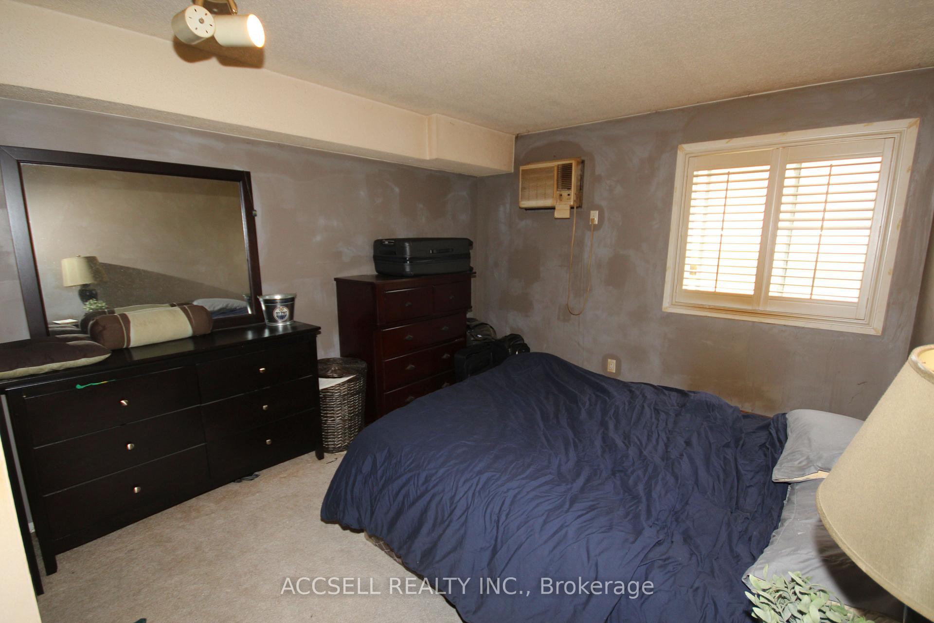 Photo 5 of Unit 111, 731 Deveron Crescent, London, South T — HOMEH