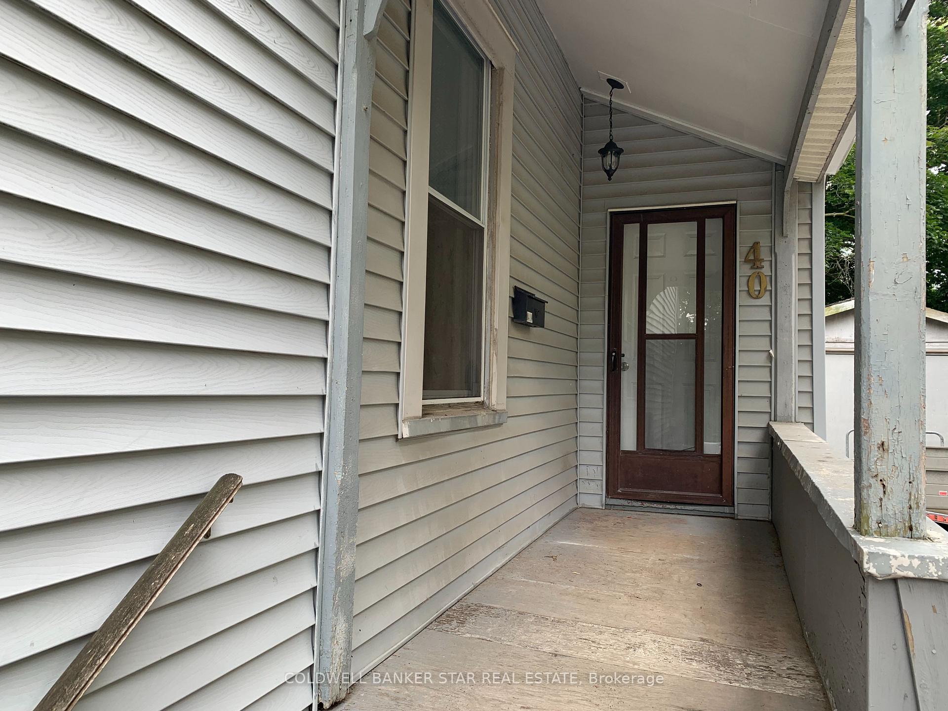 Photo 3 of 40 Barnes Street, St. Thomas — HOMEH