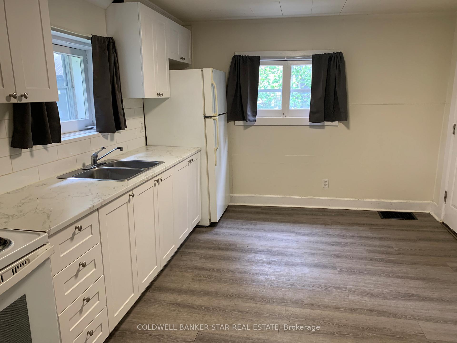 Photo 5 of 40 Barnes Street, St. Thomas — HOMEH