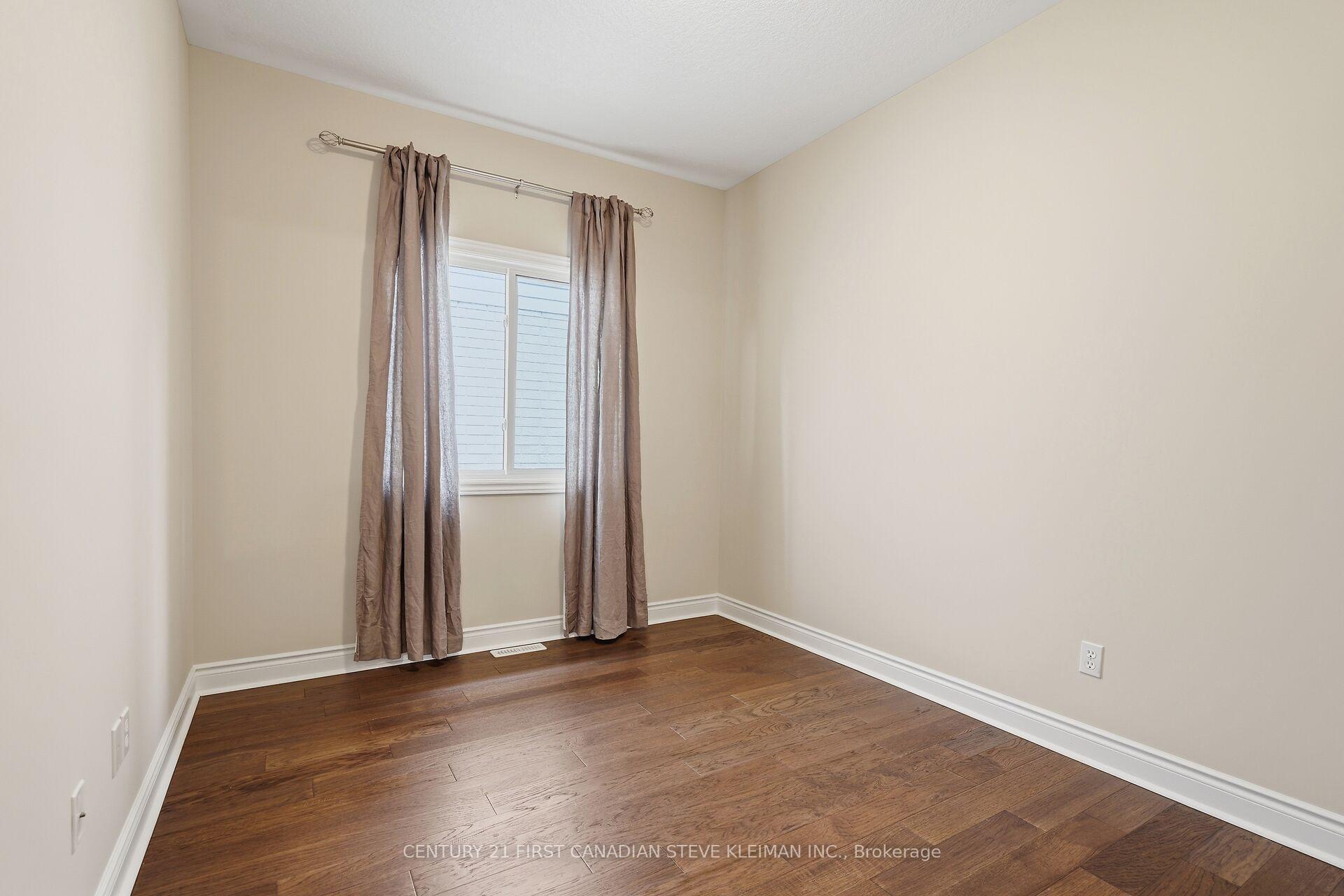 Photo 32 of 879 Garibaldi Avenue, London, North B — HOMEH