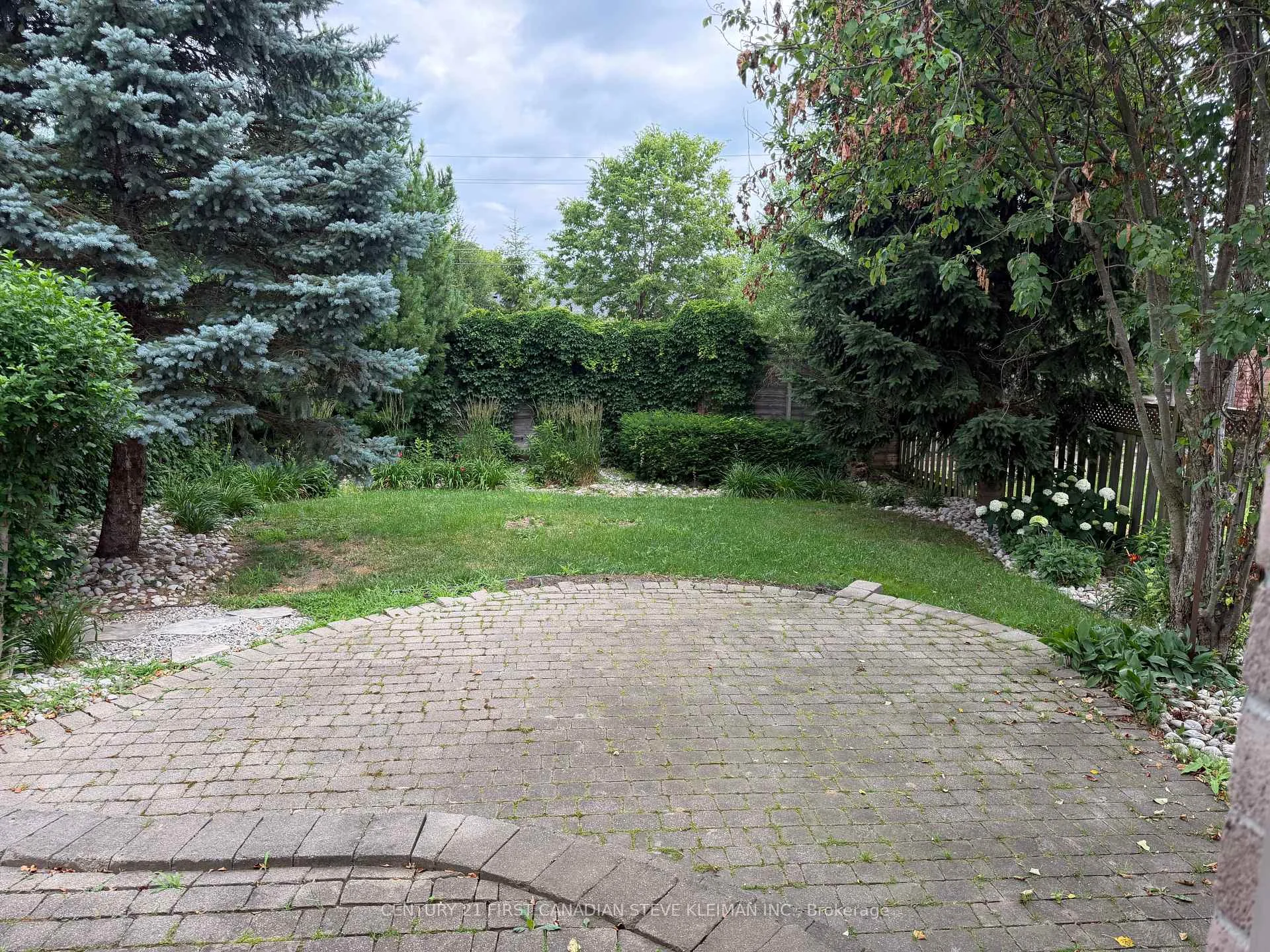 Photo 54 of 879 Garibaldi Avenue, London, North B — HOMEH