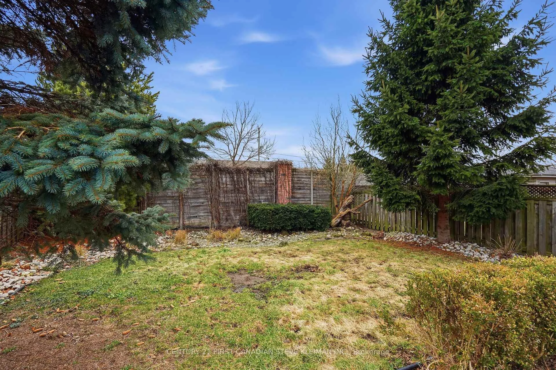 Photo 55 of 879 Garibaldi Avenue, London, North B — HOMEH