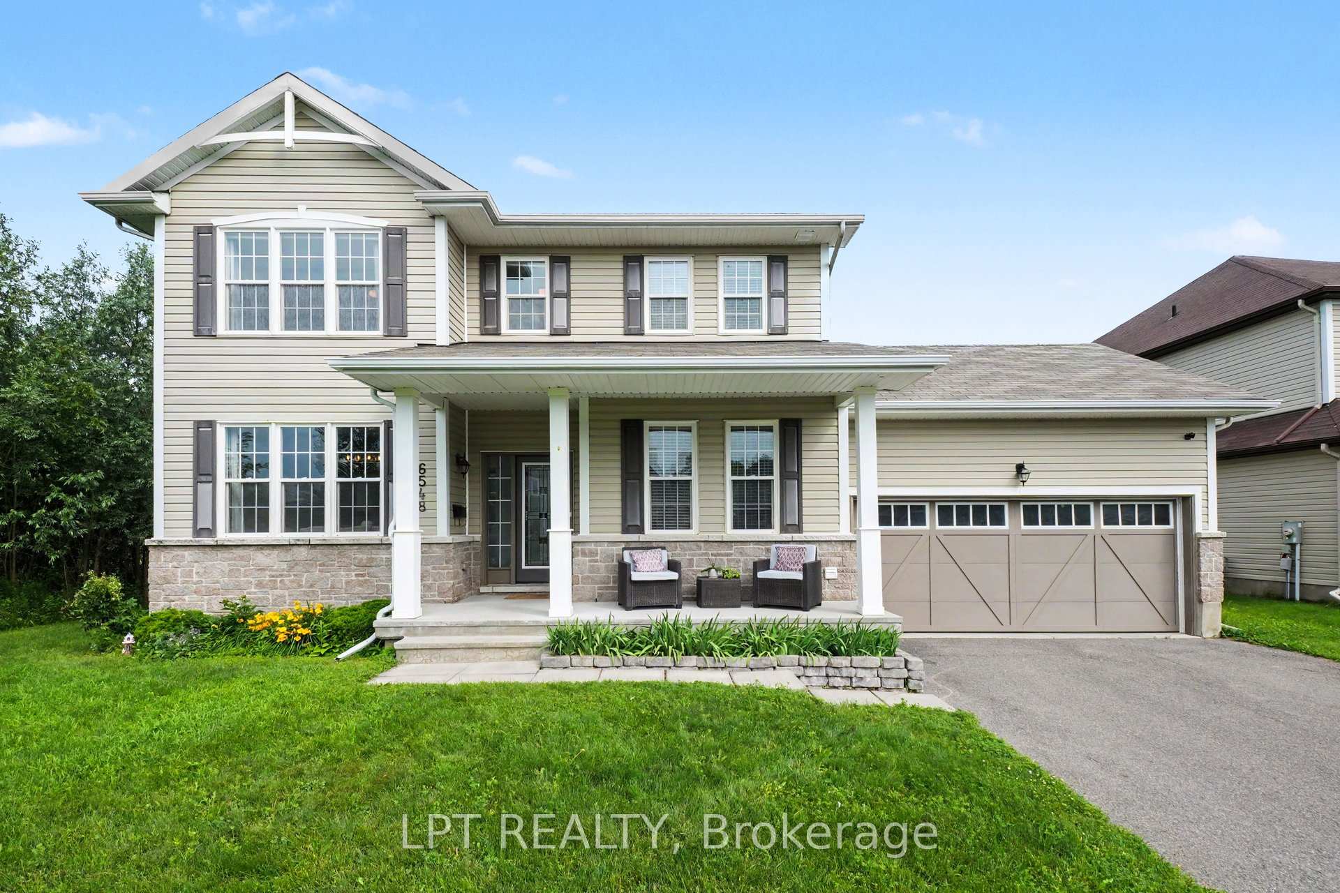 Front of Waterdown 6548 Street N