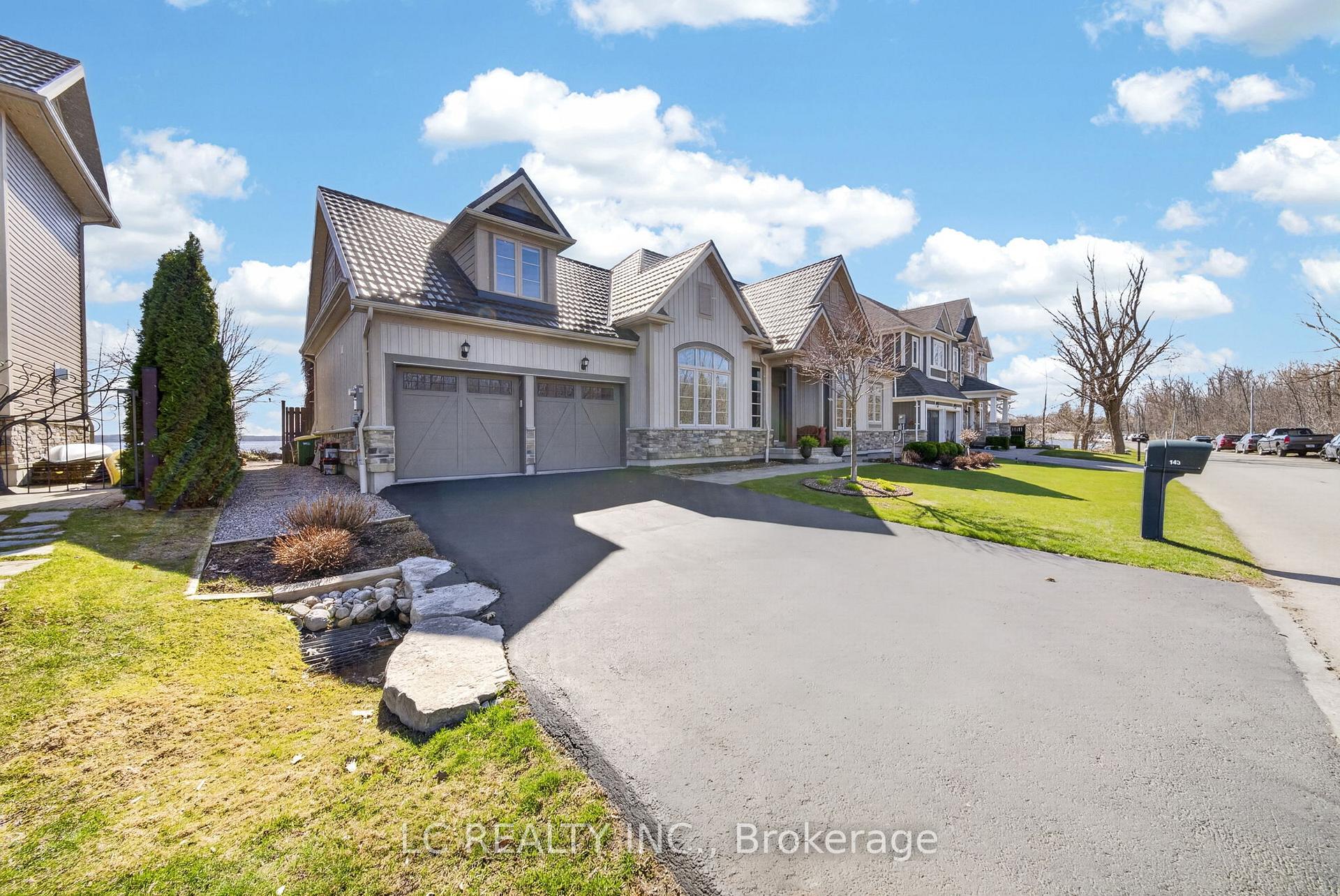 Photo 4 of 143 Victoria Crescent, Orillia — HOMEH