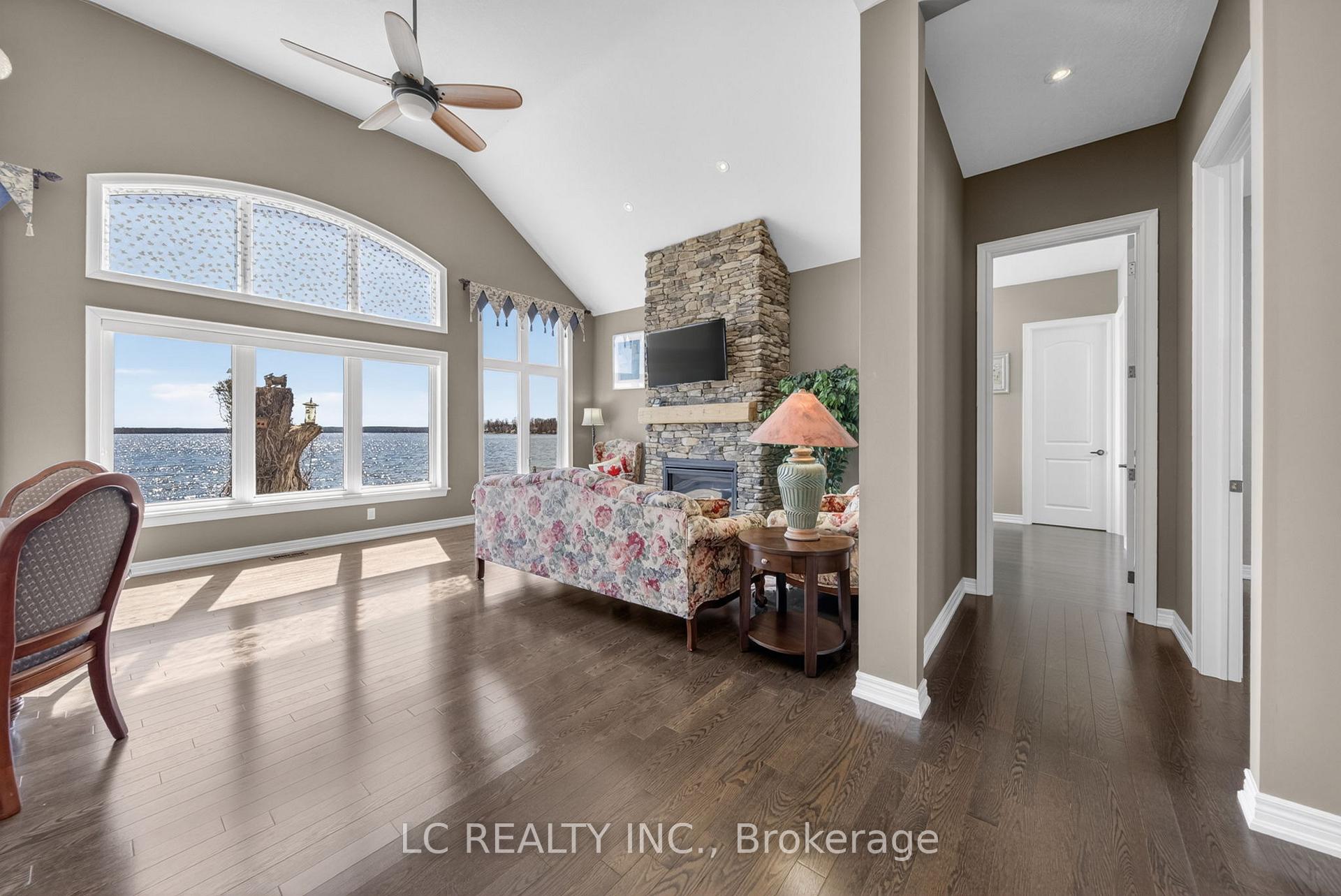 Photo 7 of 143 Victoria Crescent, Orillia — HOMEH
