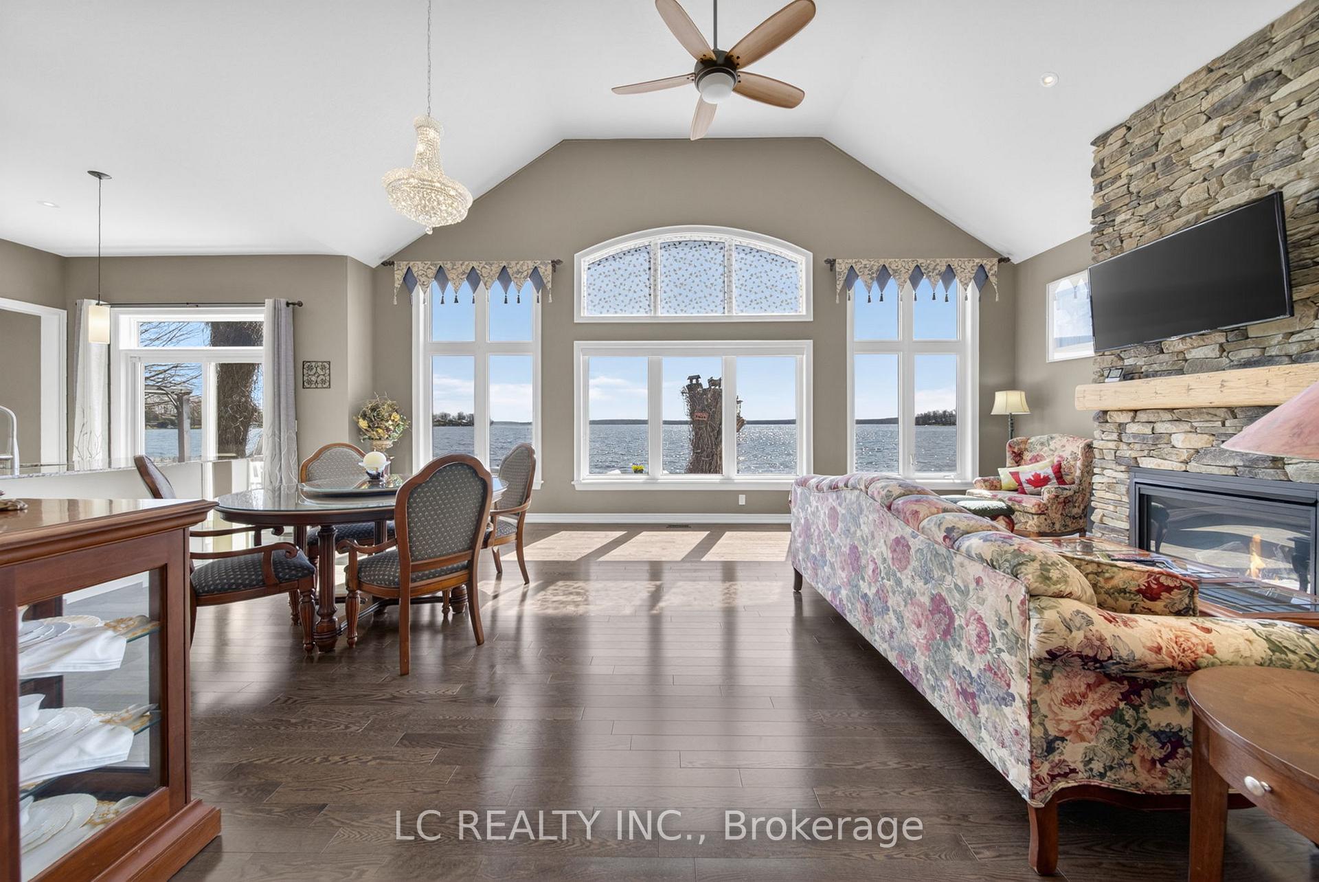 Photo 8 of 143 Victoria Crescent, Orillia — HOMEH