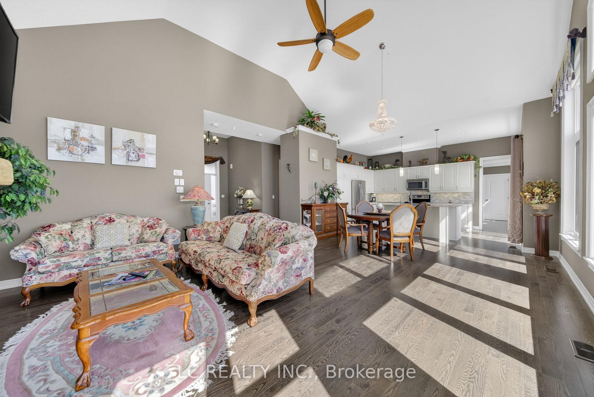 Photo 10 of 143 Victoria Crescent, Orillia — HOMEH