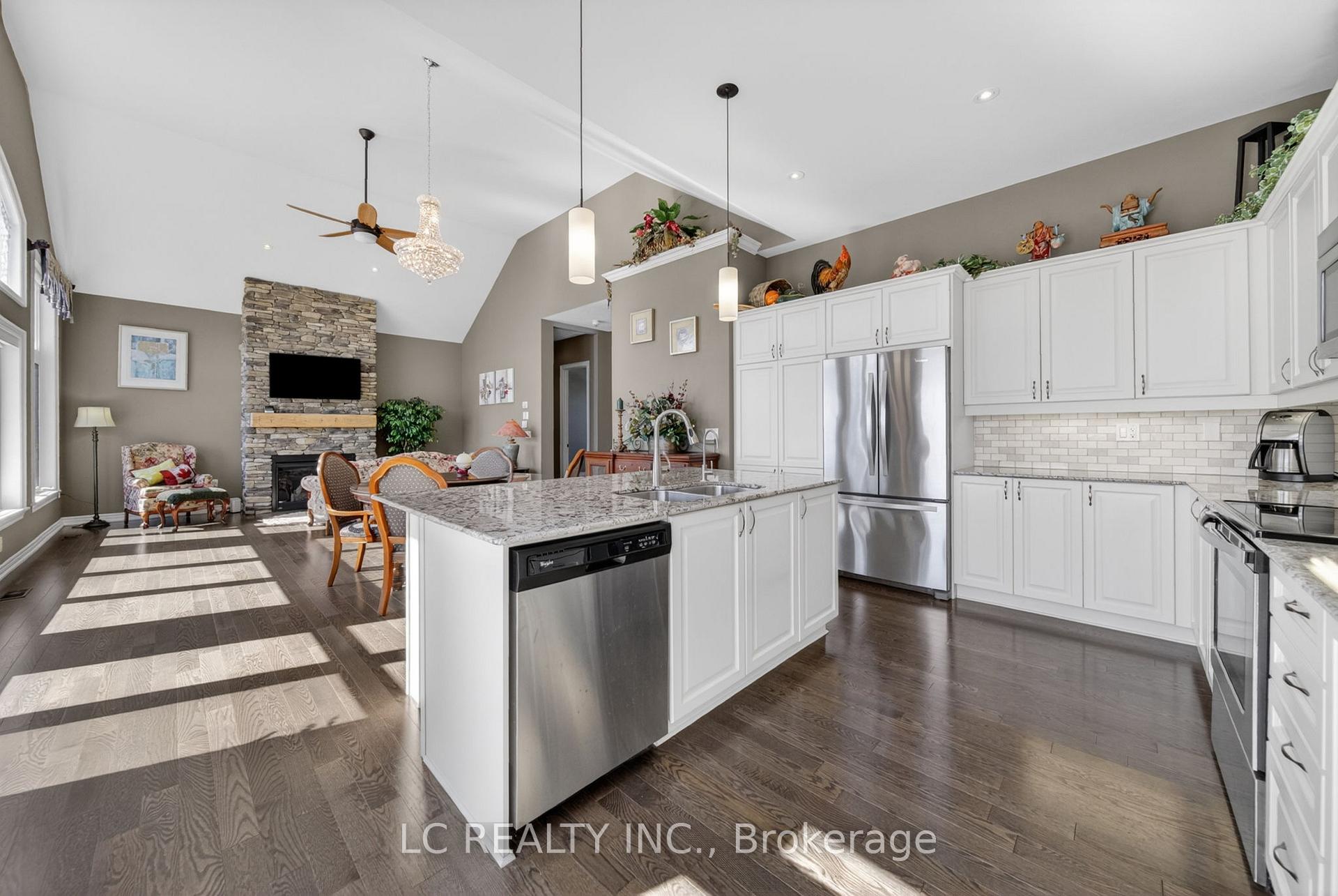 Photo 15 of 143 Victoria Crescent, Orillia — HOMEH