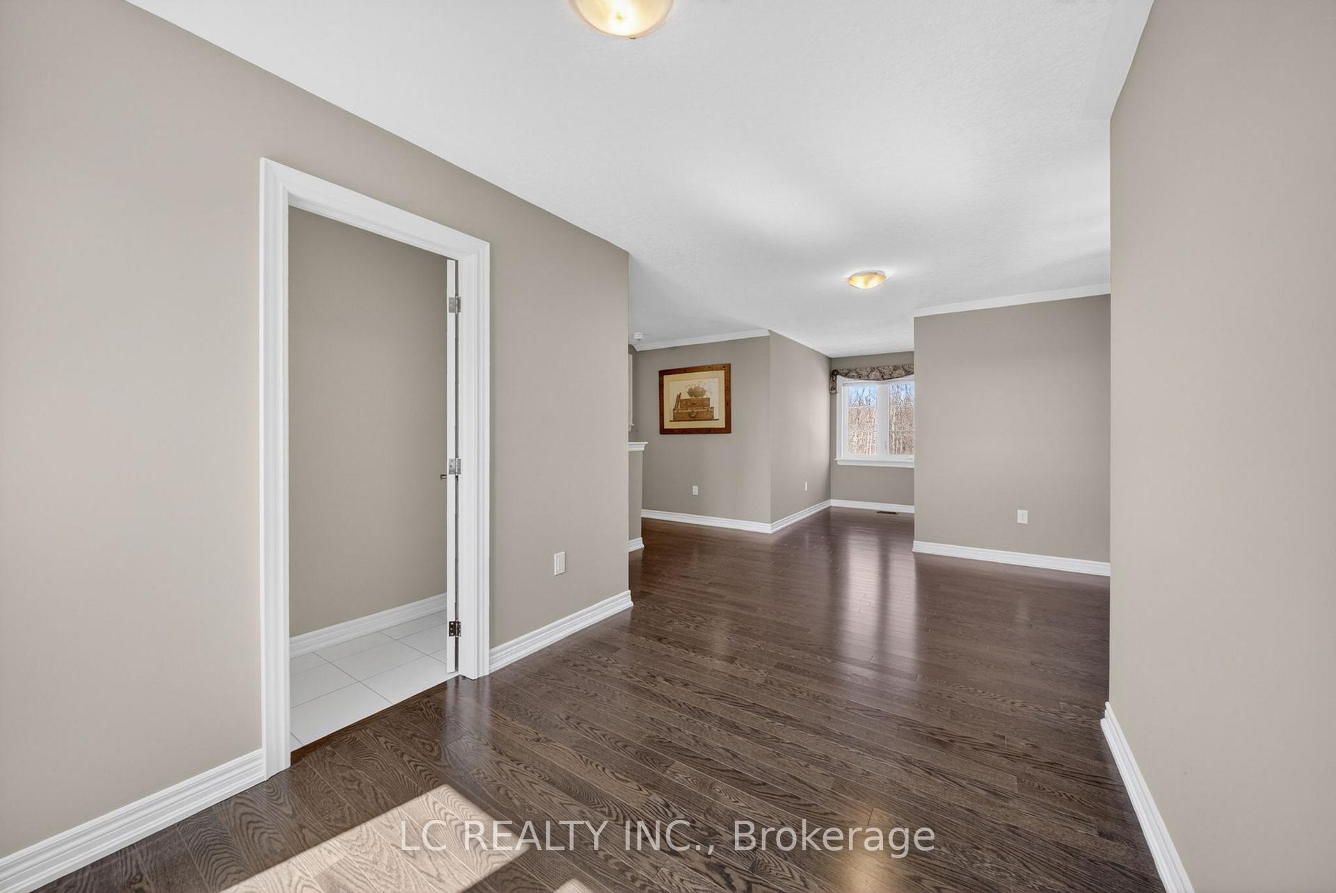 Photo 31 of 143 Victoria Crescent, Orillia — HOMEH