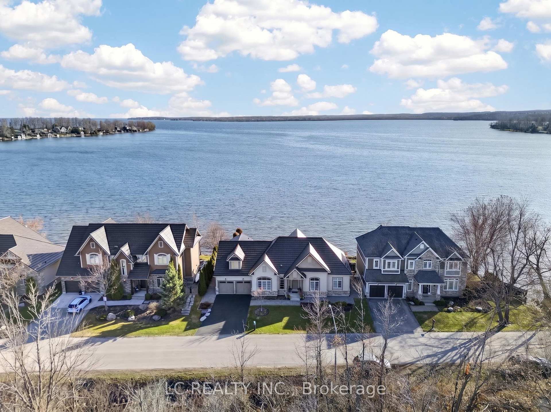 Photo 33 of 143 Victoria Crescent, Orillia — HOMEH