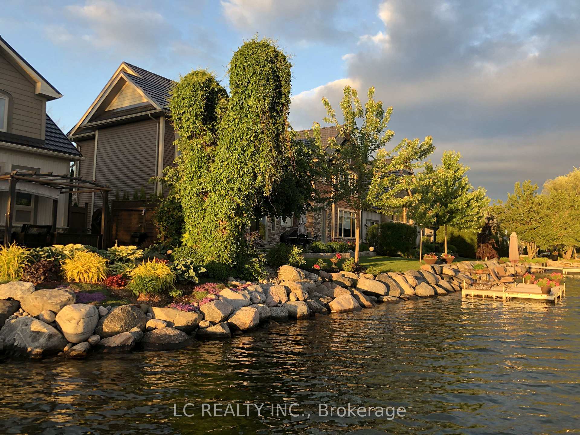Photo 41 of 143 Victoria Crescent, Orillia — HOMEH