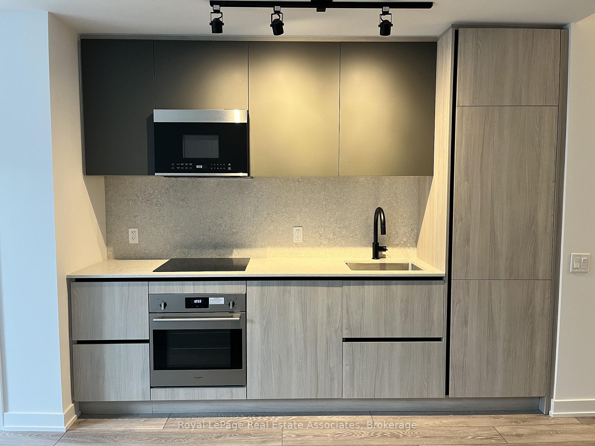 Photo 4 of Unit 906, 108 Peter Street, Toronto, Waterfront Communities — HOMEH
