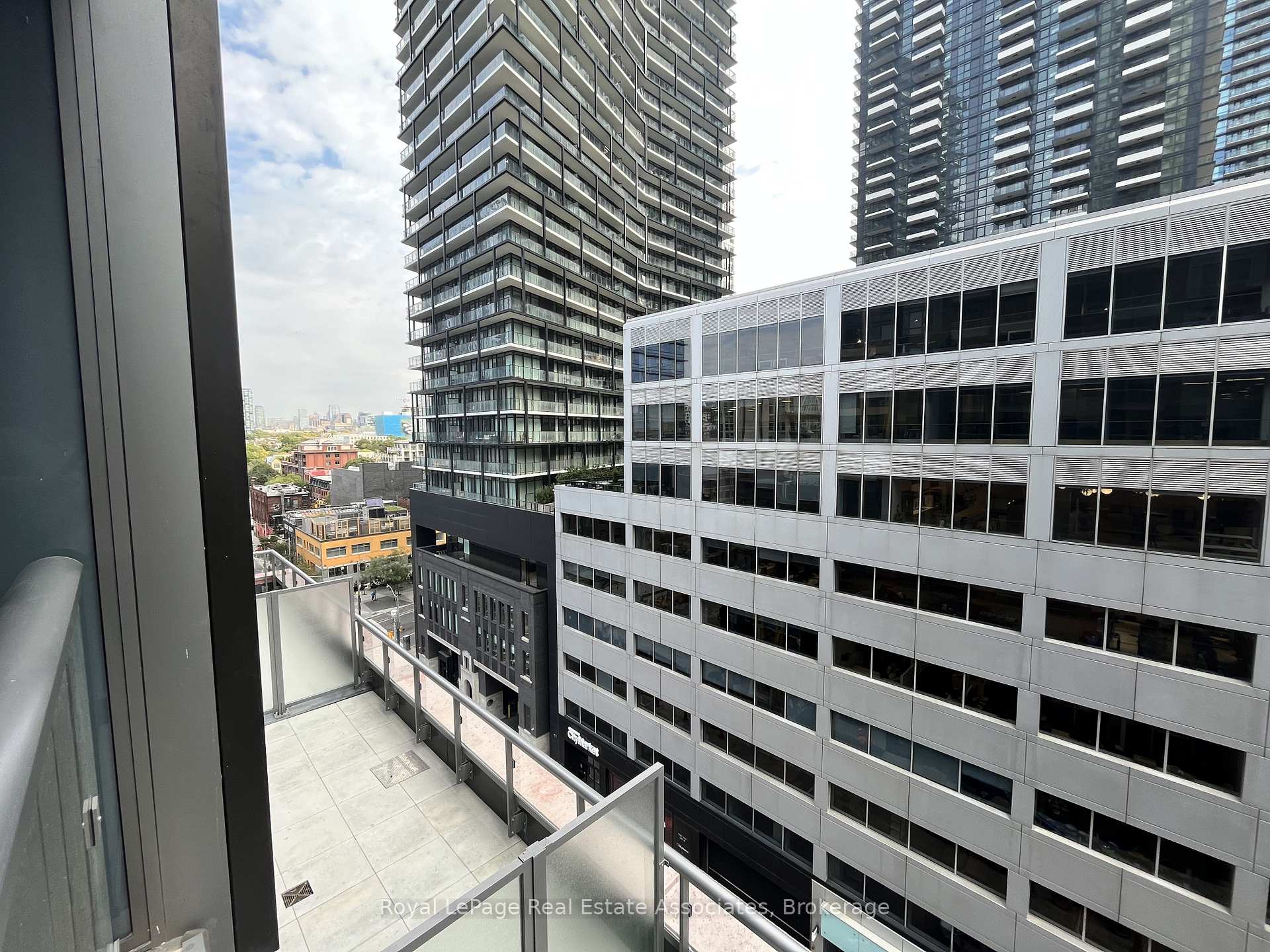 Photo 10 of Unit 906, 108 Peter Street, Toronto, Waterfront Communities — HOMEH