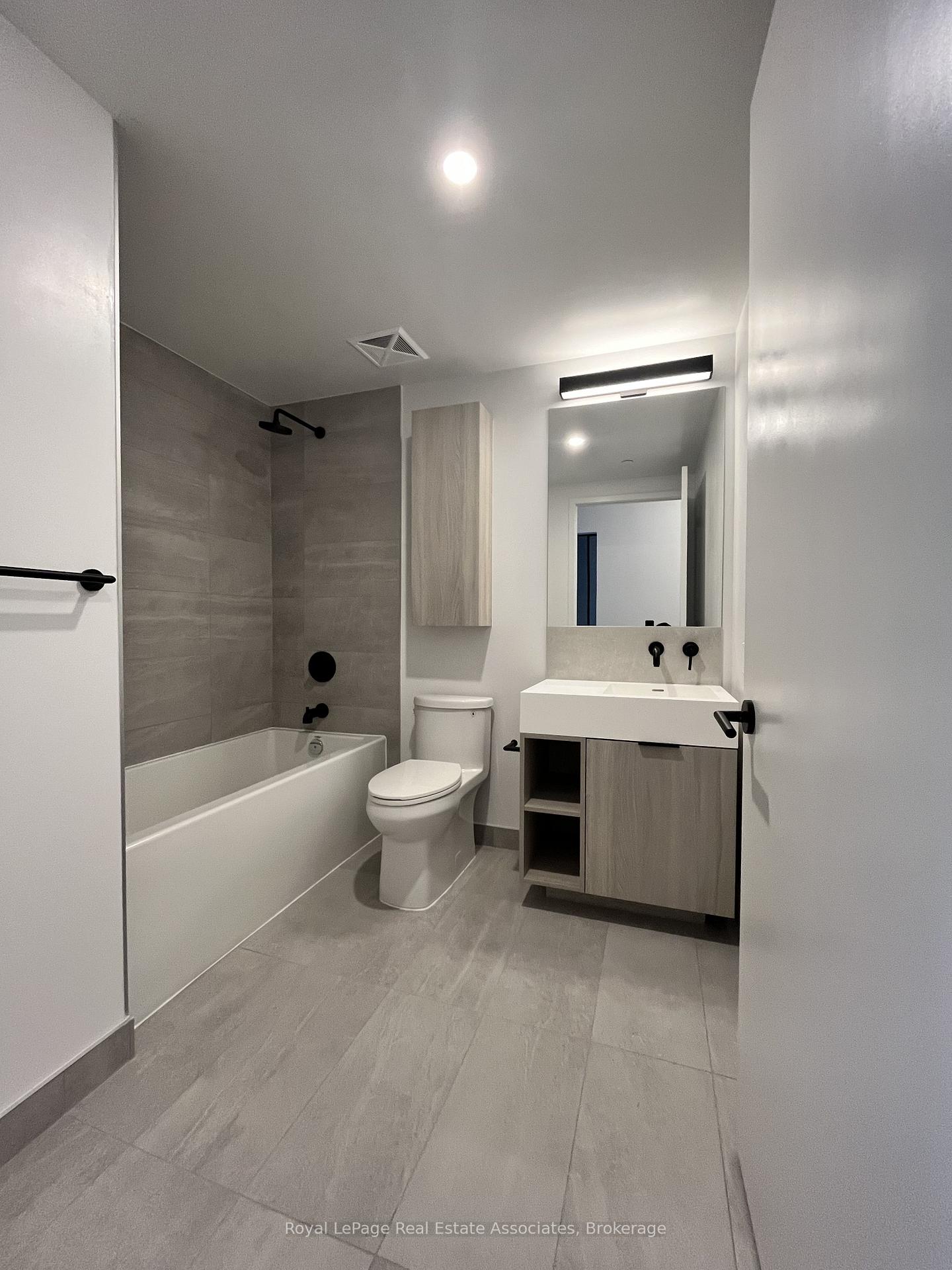 Photo 13 of Unit 906, 108 Peter Street, Toronto, Waterfront Communities — HOMEH