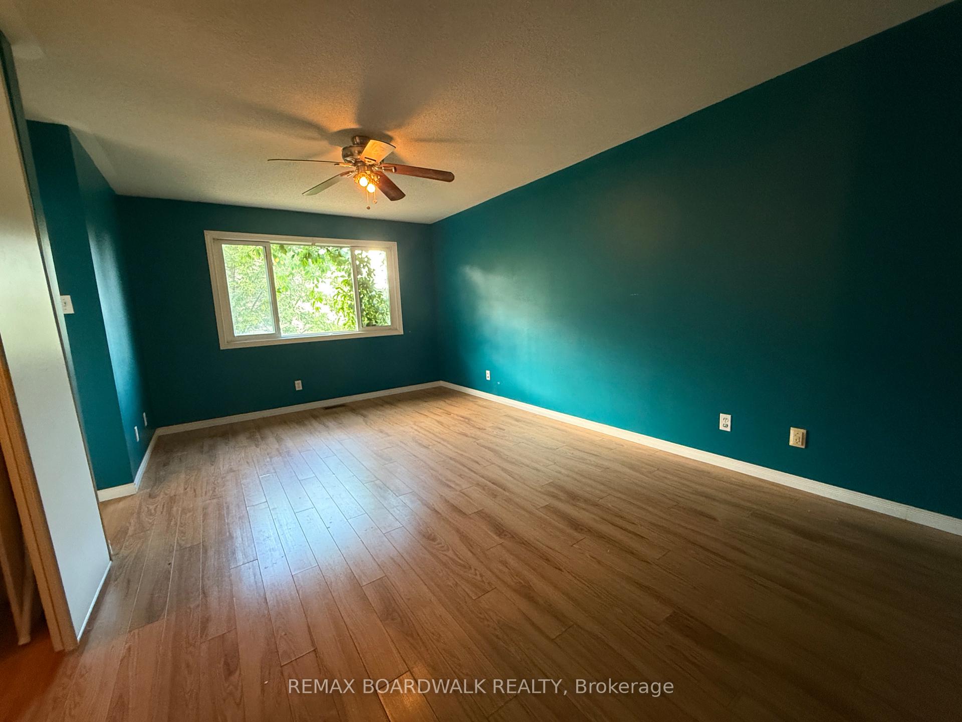 Photo 13 of 11 Meadowbreeze Drive, Ottawa, Kanata - Emerald Meadows/Trailwest — HOMEH