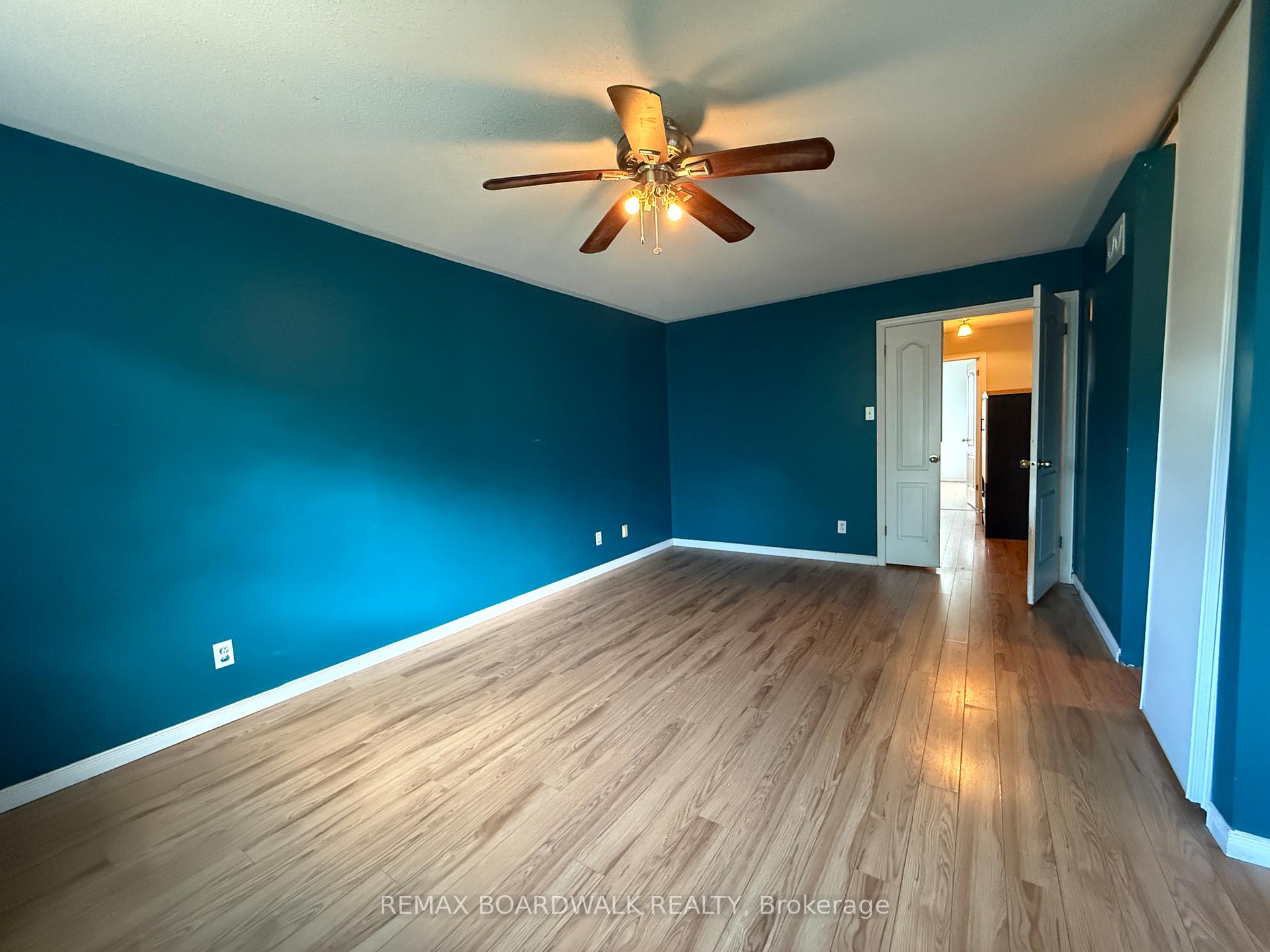 Photo 14 of 11 Meadowbreeze Drive, Ottawa, Kanata - Emerald Meadows/Trailwest — HOMEH