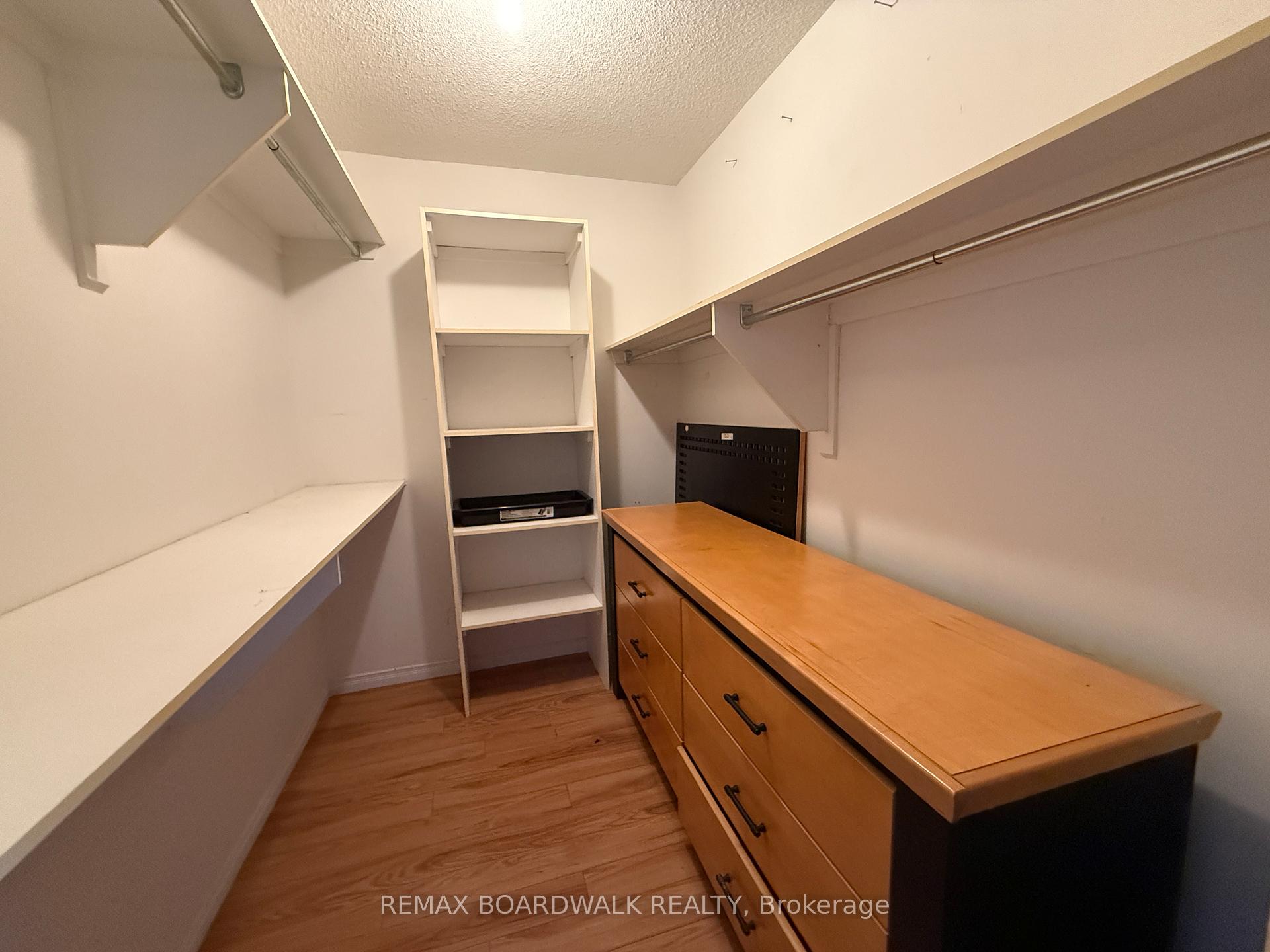 Photo 17 of 11 Meadowbreeze Drive, Ottawa, Kanata - Emerald Meadows/Trailwest — HOMEH