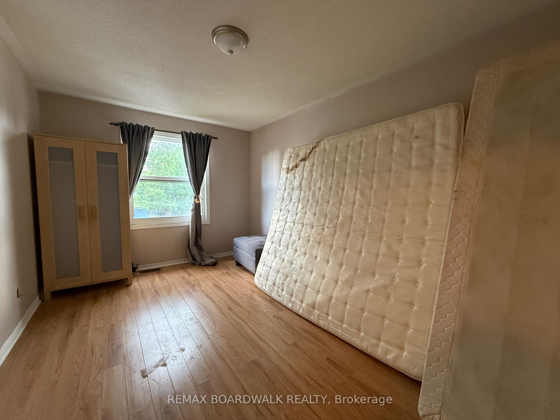 Photo 18 of 11 Meadowbreeze Drive, Ottawa, Kanata - Emerald Meadows/Trailwest — HOMEH