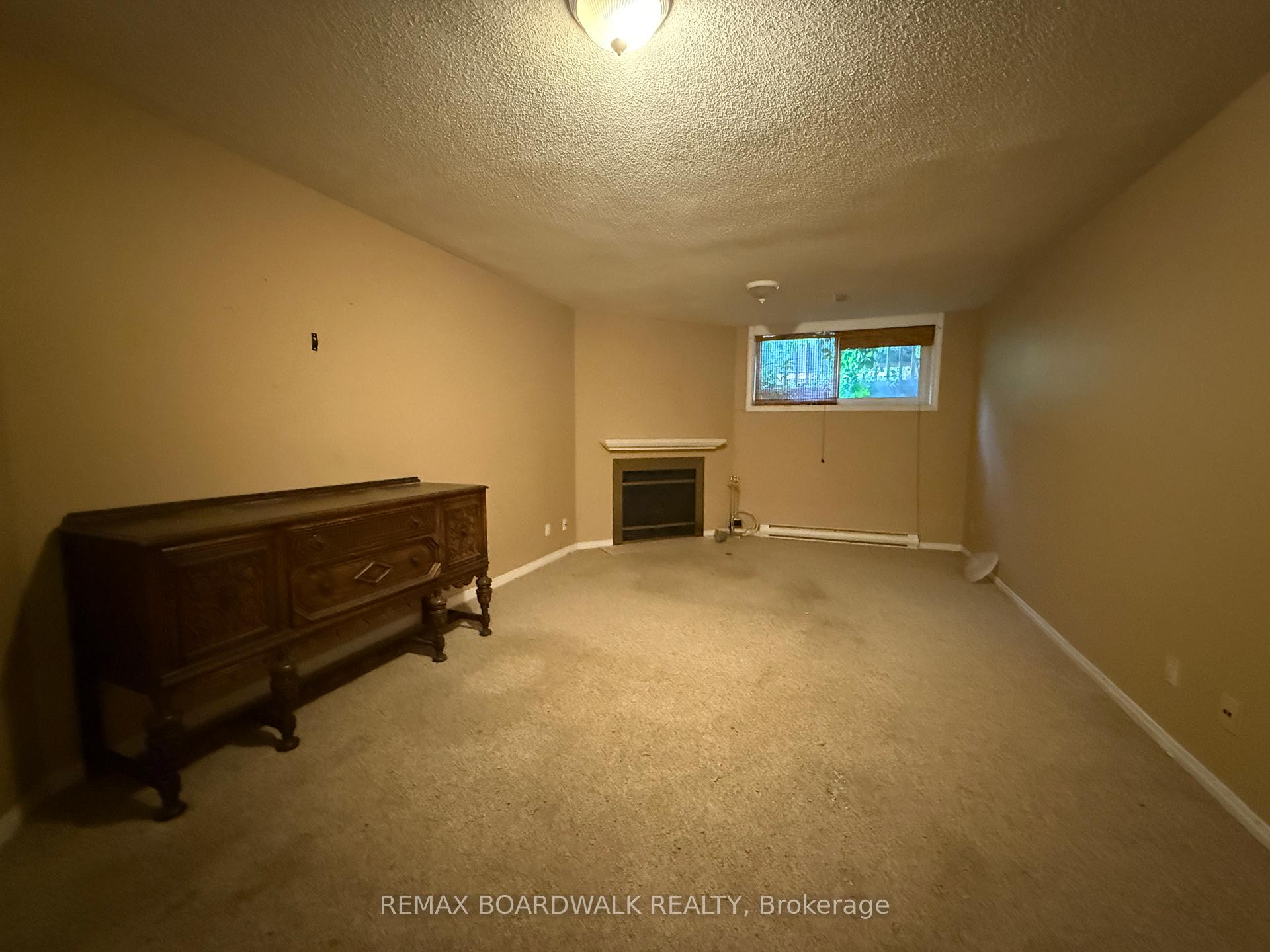Photo 22 of 11 Meadowbreeze Drive, Ottawa, Kanata - Emerald Meadows/Trailwest — HOMEH