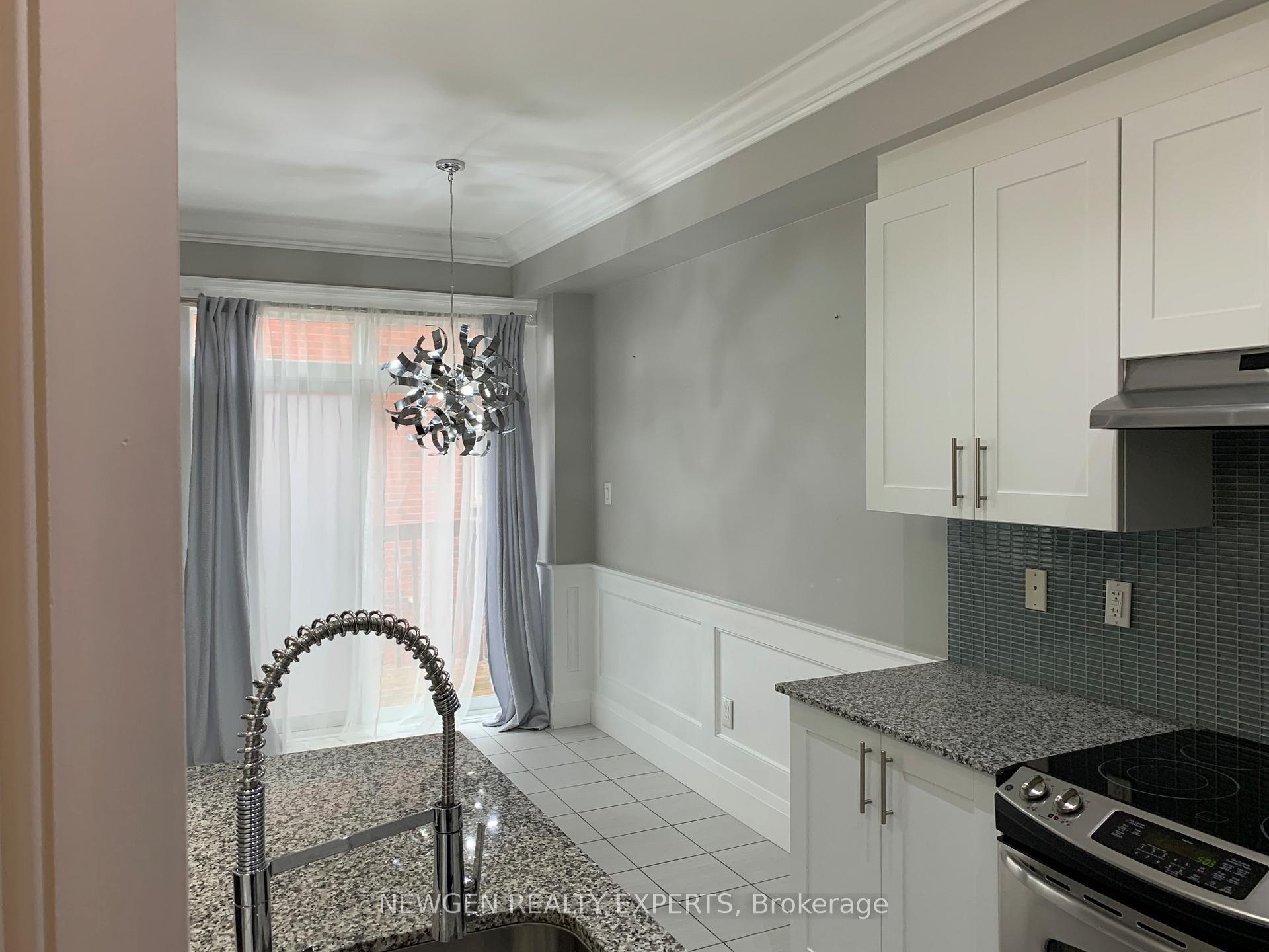 Photo 8 of 41 Rockbrook Trail, Brampton, Northwest Brampton — HOMEH
