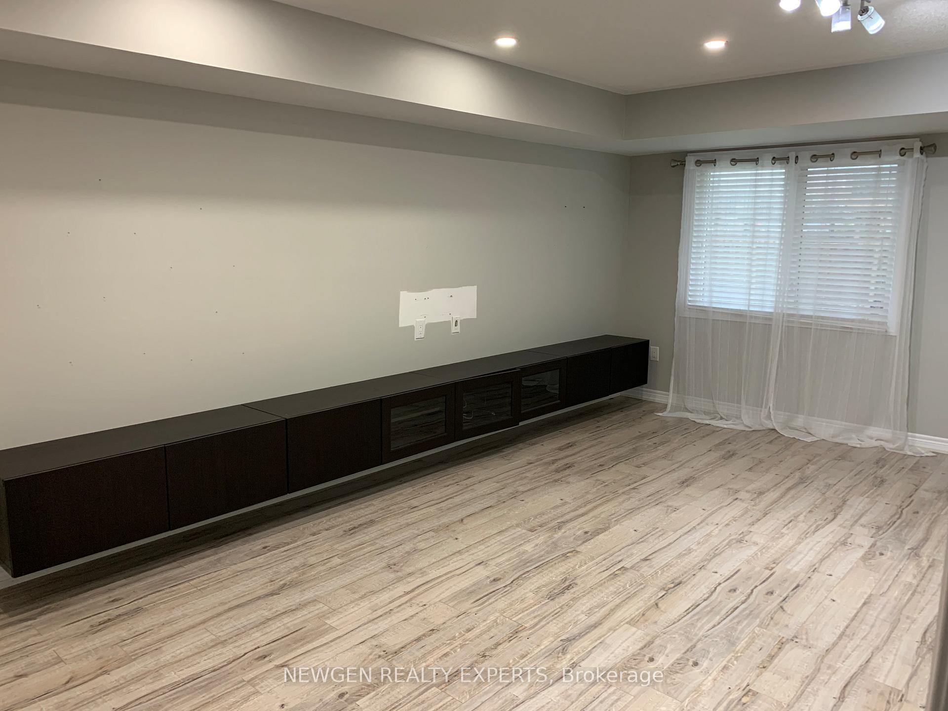 Photo 16 of 41 Rockbrook Trail, Brampton, Northwest Brampton — HOMEH