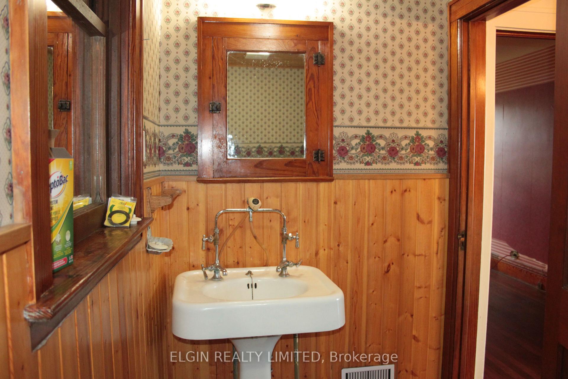 Photo 18 of 44356 Talbot Line, Central Elgin, Rural Central Elgin — HOMEH