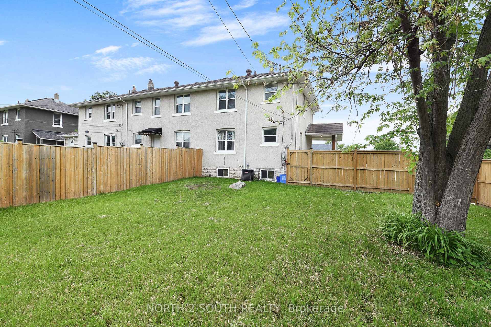 Photo 19 of 1604 Bruce Avenue, Windsor, South Central - Windsor — HOMEH