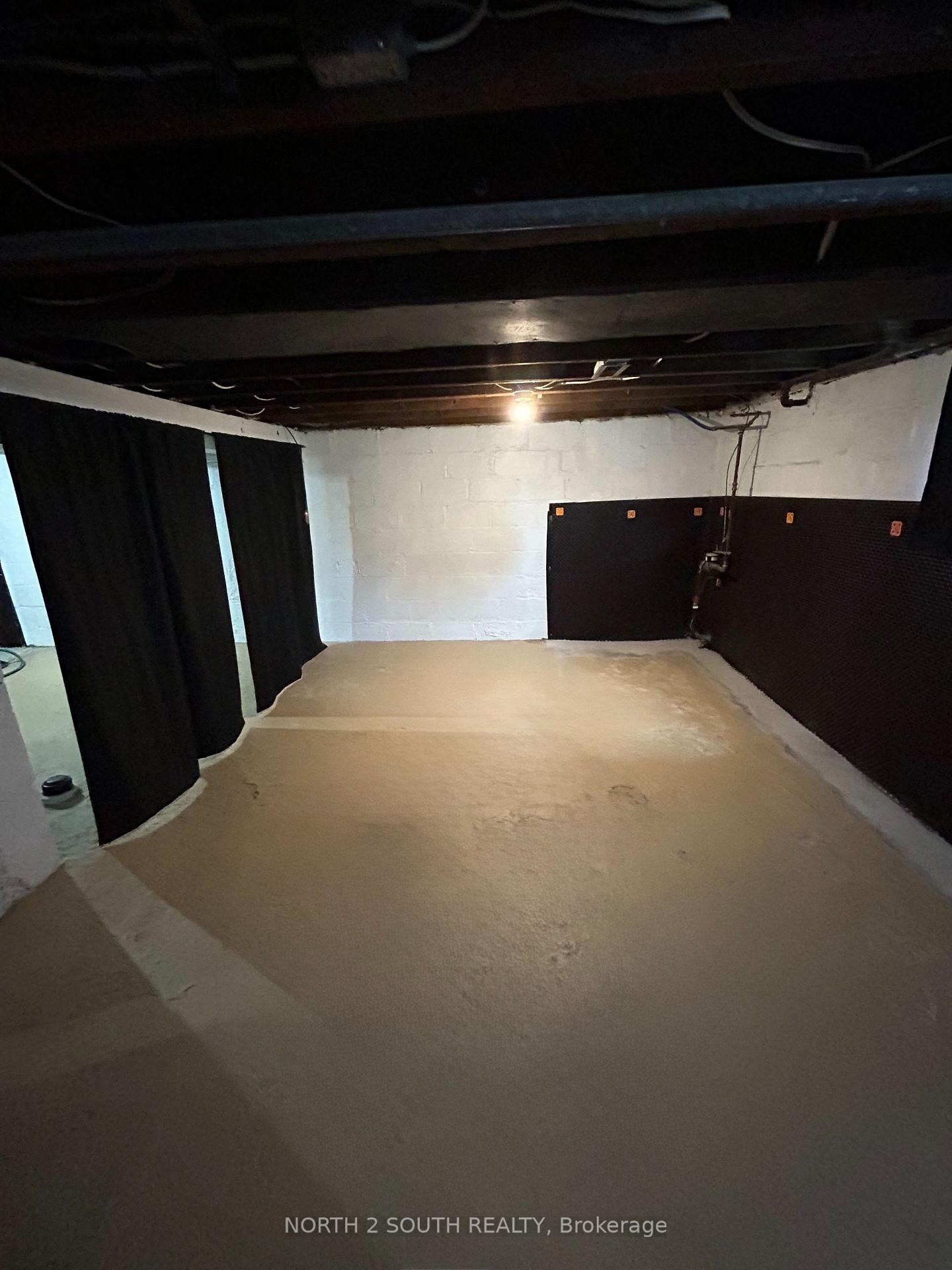 Photo 23 of 1604 Bruce Avenue, Windsor, South Central - Windsor — HOMEH