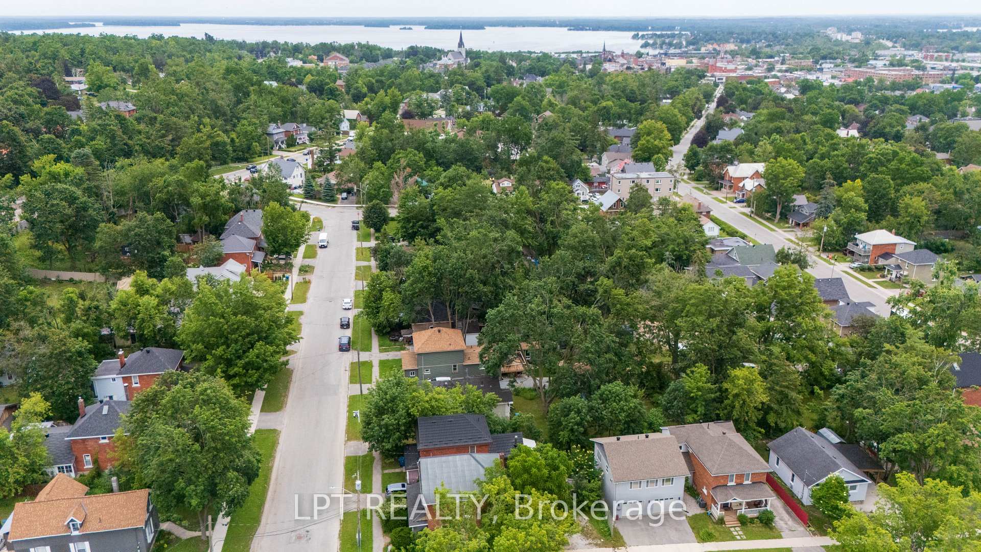 Photo 10 of 249 Harvey Street, Orillia — HOMEH