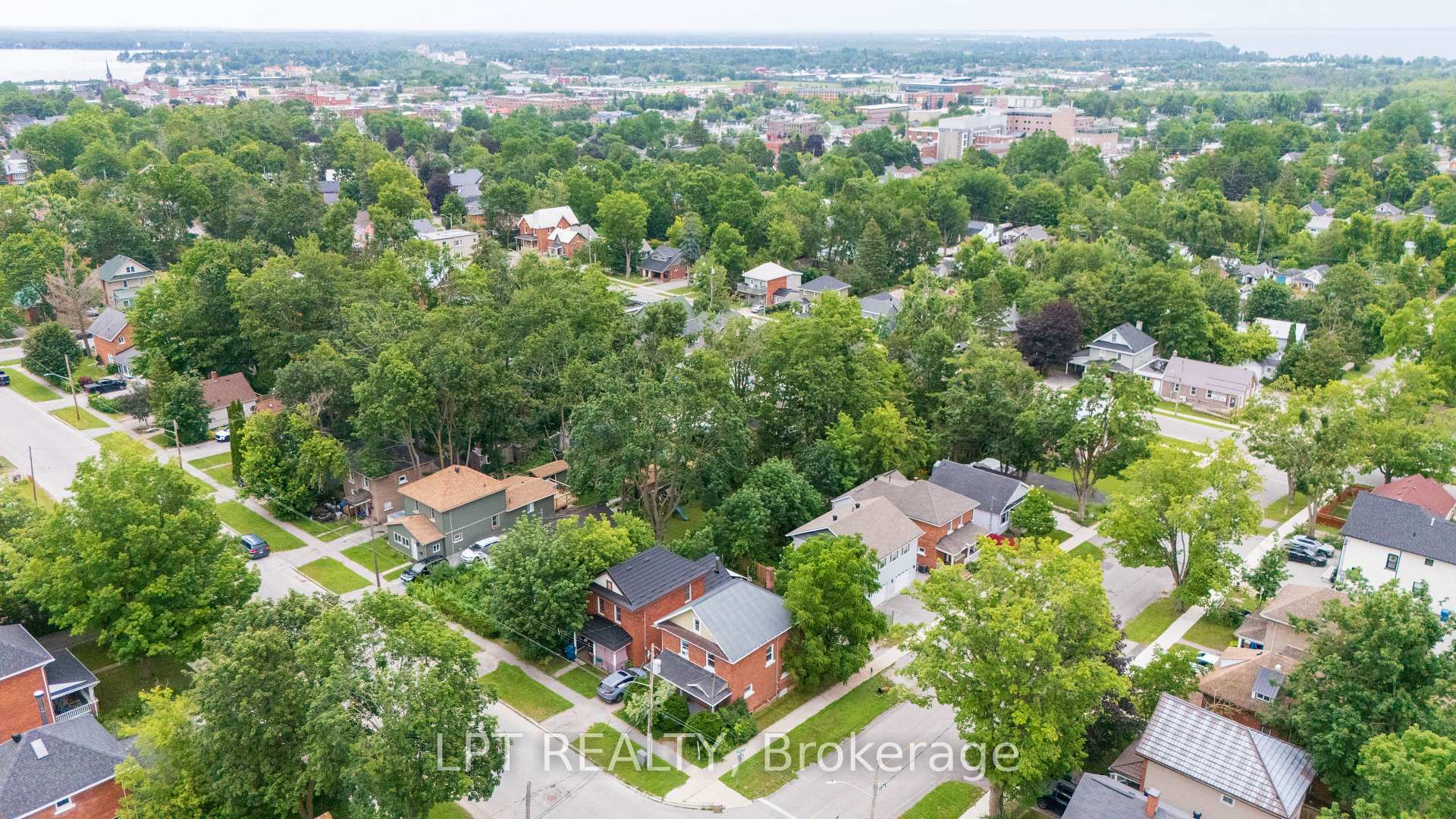 Photo 11 of 249 Harvey Street, Orillia — HOMEH